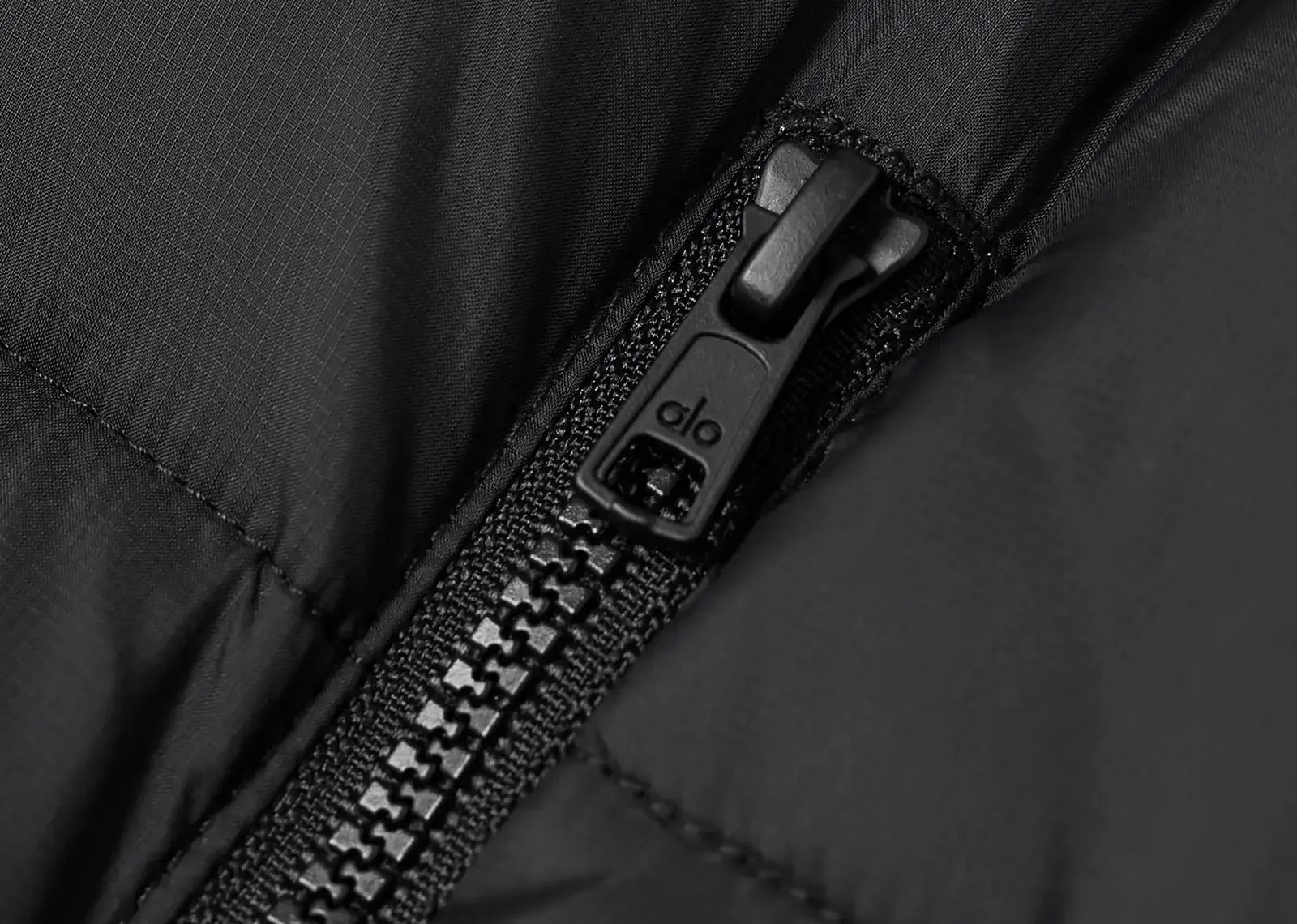 Alo Yoga Aspen Love Hooded Quilted Padded Ripstop Jacket Black - My Suti