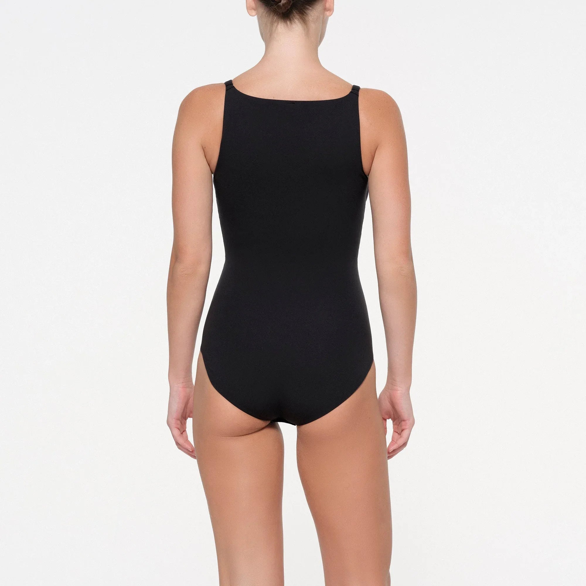 SKIMS FITS EVERYBODY BACK SMOOTHING BRIEF BODYSUIT | ONYX - BODYSUIT - My Suti