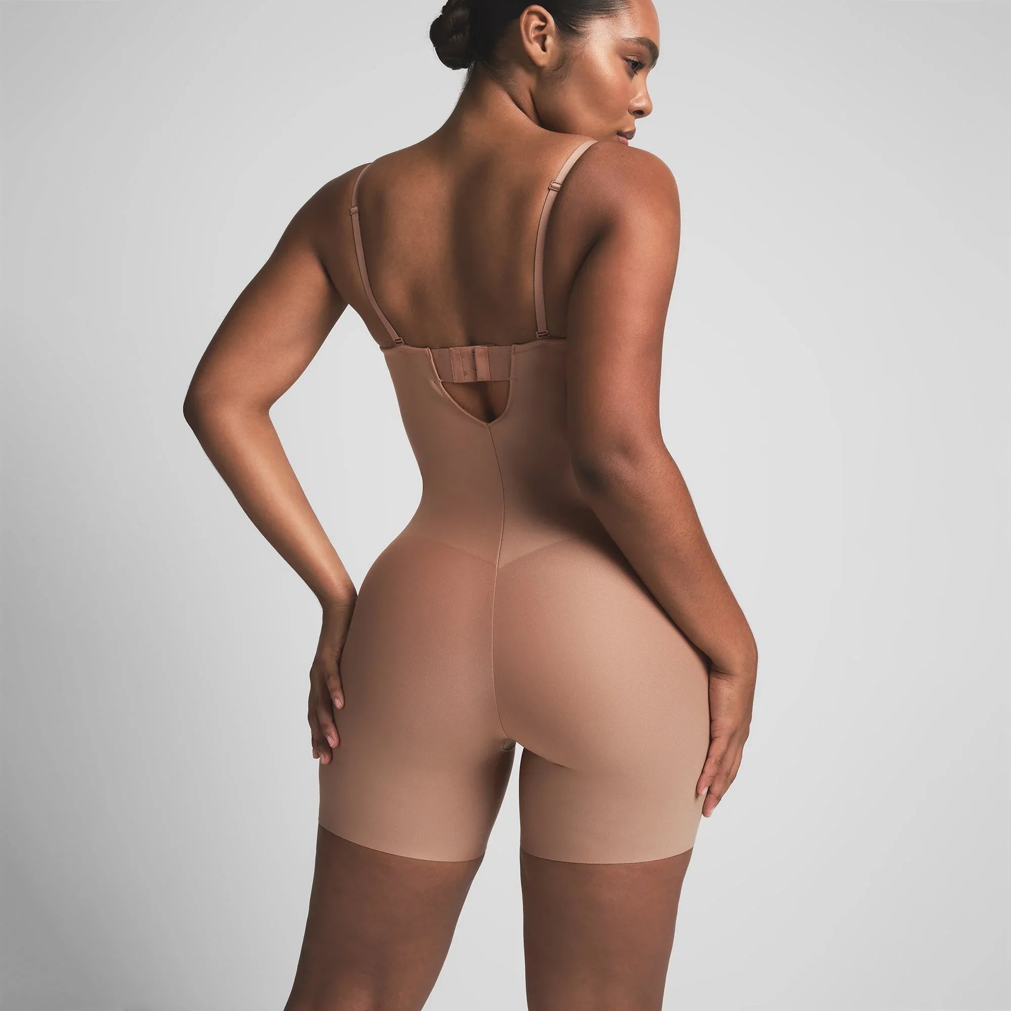 SKIMS BODY CORE SCULPT UNDERWIRE MID THIGH BODYSUIT | SIENNA - BODYSUIT - My Suti