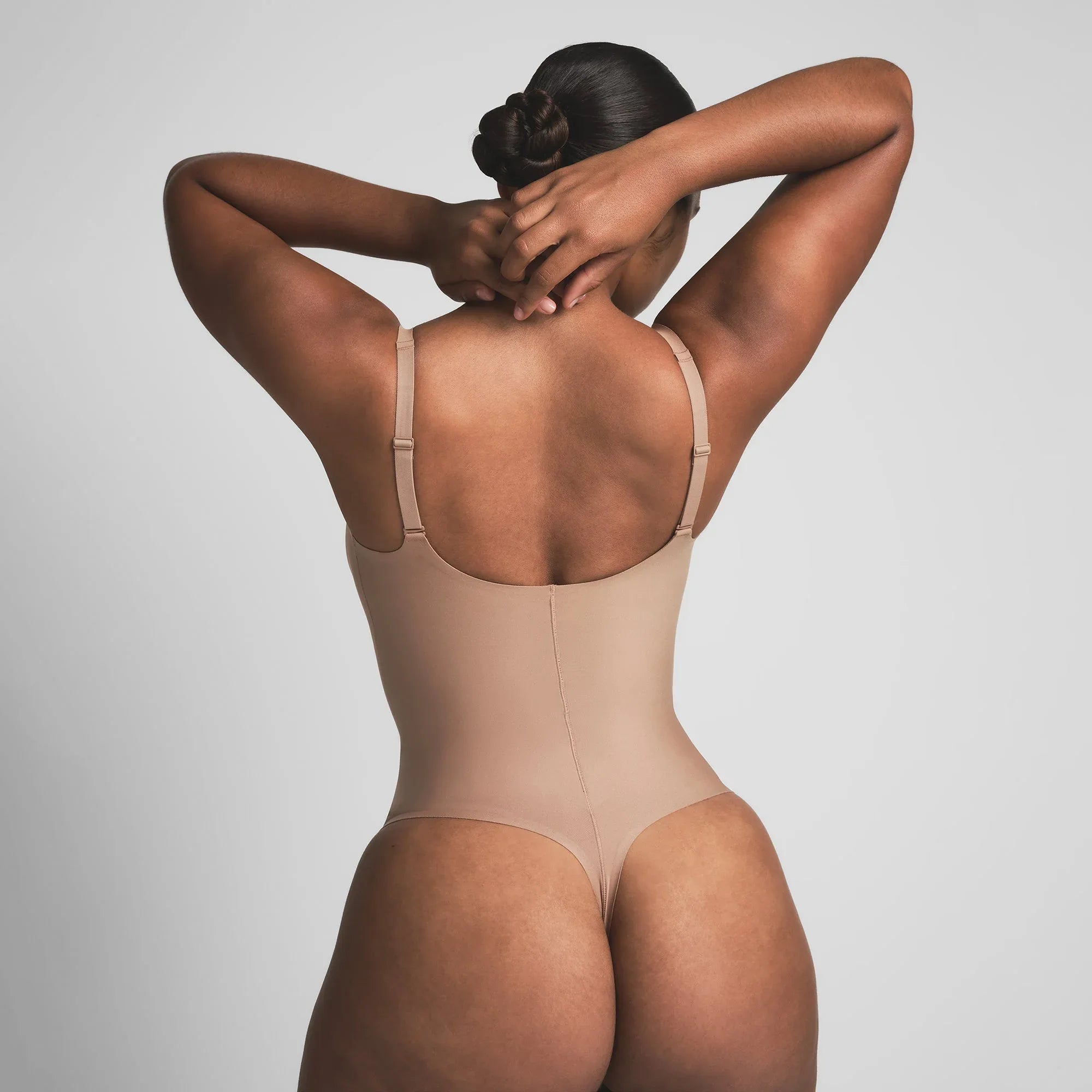 SKIMS BODY CORE SCULPT PLUNGE THONG BODYSUIT | SIENNA - BODYSUIT - My Suti