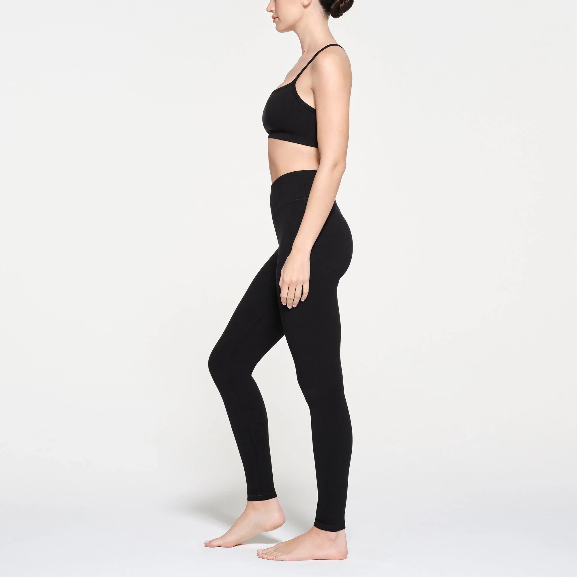 SKIMS OUTDOOR HIGH-WAISTED BANDED LEGGING | ONYX - TAYT - My Suti
