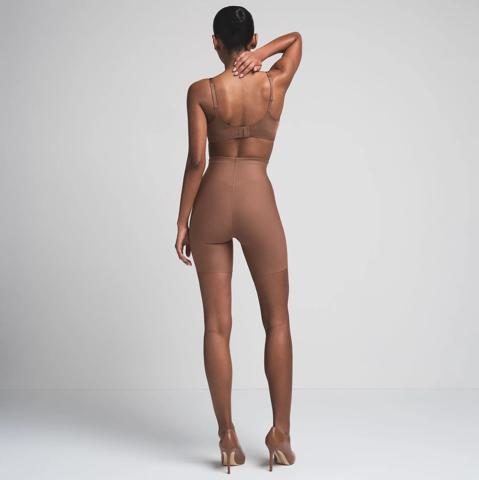 SKIMS BODY CORE SCULPT MID RISE SHORT | JASPER - KıSA ŞORT - My Suti