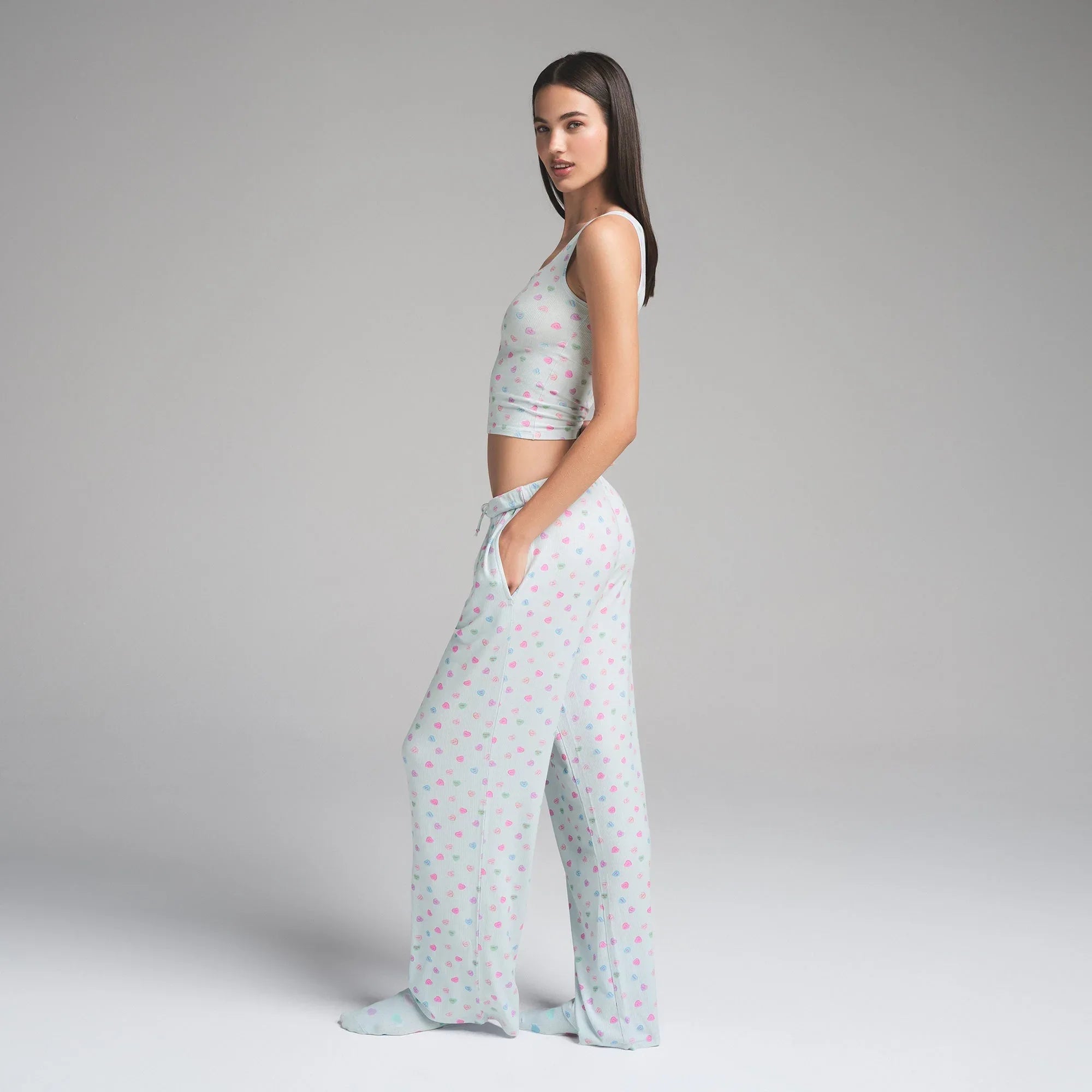 SKIMS SOFT LOUNGE LOOSE PANT | CLOUD CANDY HEART PRINT - PANTOLON - My Suti
