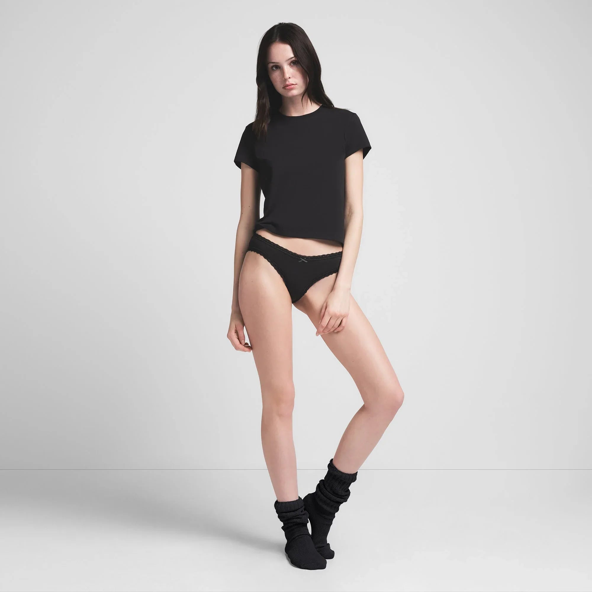 SKIMS LIGHTWEIGHT COTTON LACE BRIEF | SOOT - KÜLOT - My Suti