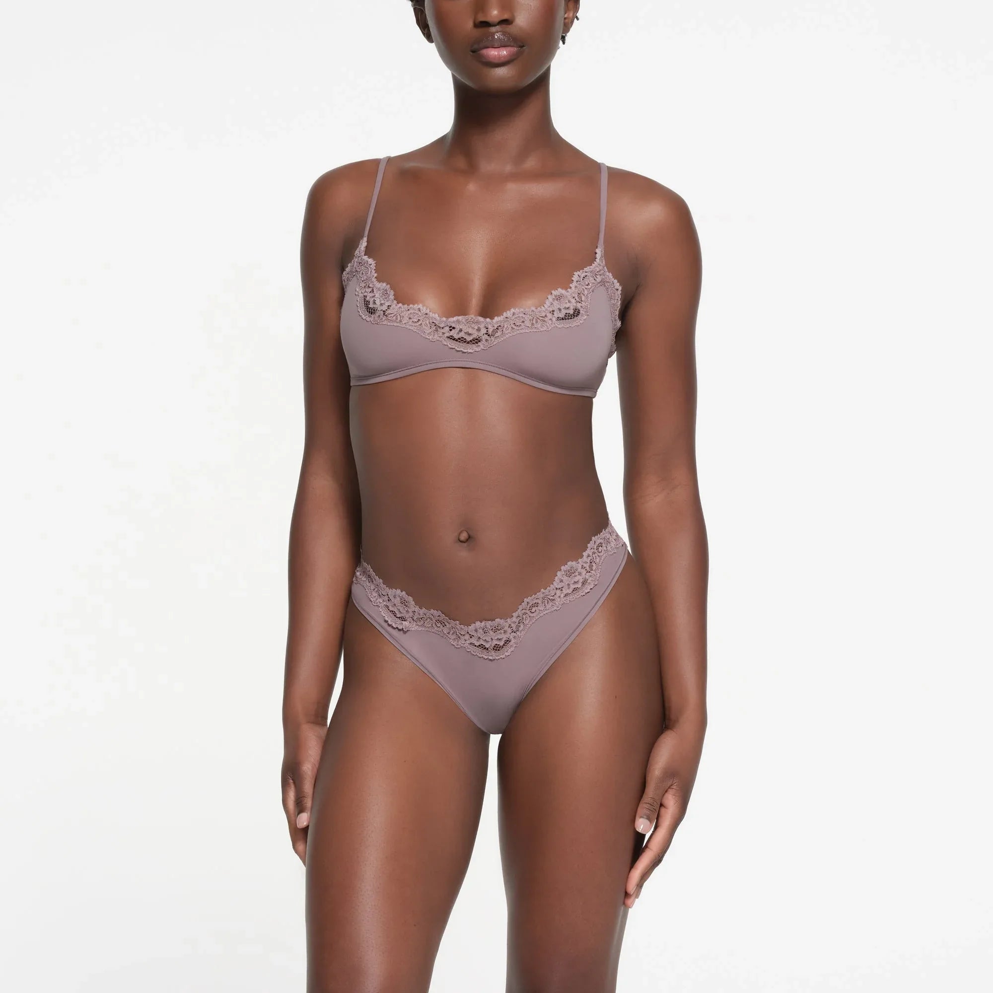 SKIMS FITS EVERYBODY LACE SCOOP BRALETTE | ZINC - SÜTYEN - My Suti
