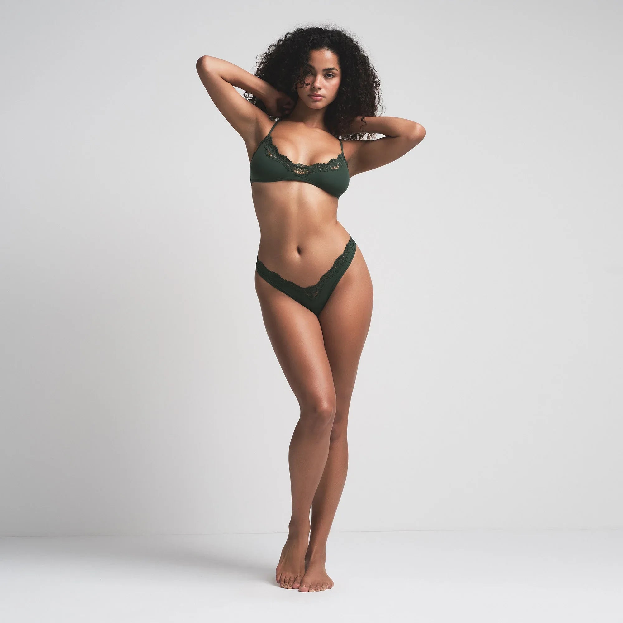 SKIMS FITS EVERYBODY LACE SCOOP BRALETTE 2-PACK | PLATINUM SNOWFLAKE FAIR ISLE AND SPRUCE - SÜTYEN - My Suti