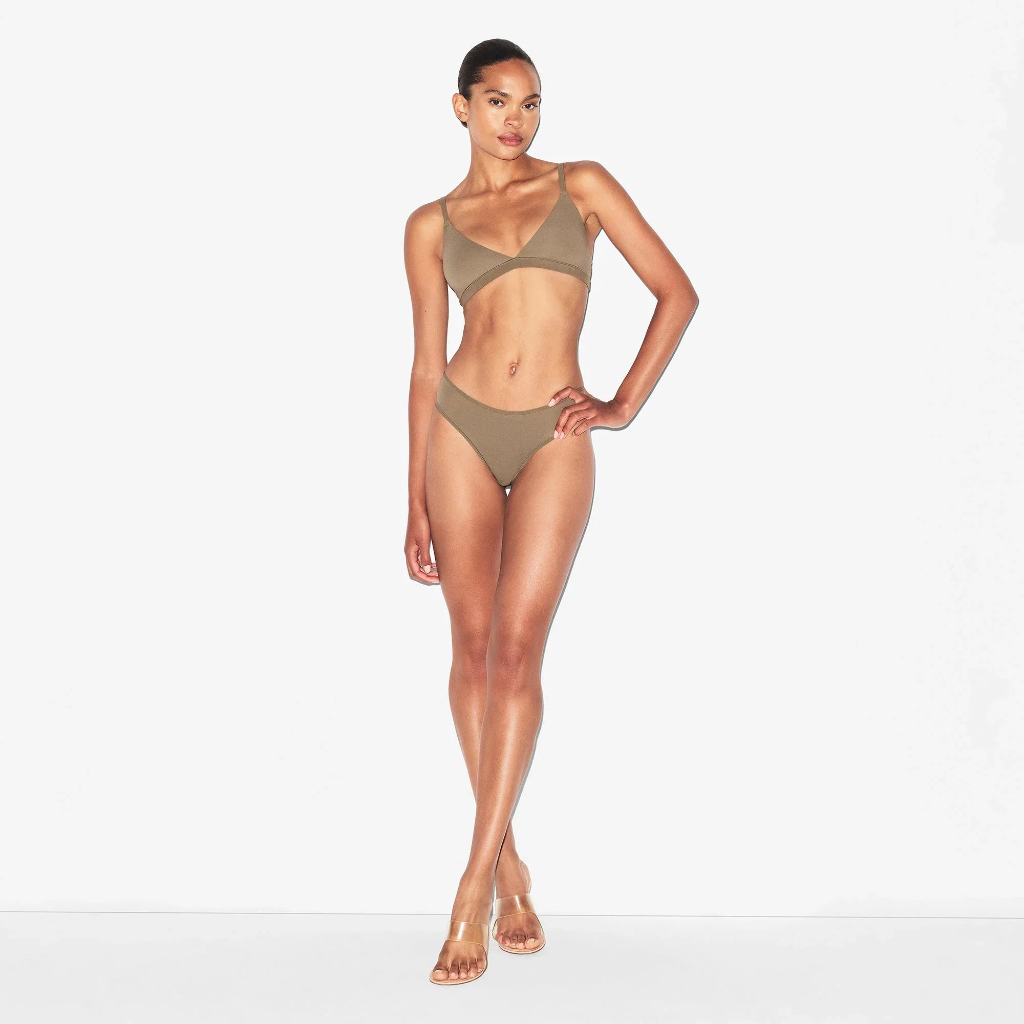 SKIMS FITS EVERYBODY TRIANGLE BRALETTE | TRUFFLE - SÜTYEN - My Suti