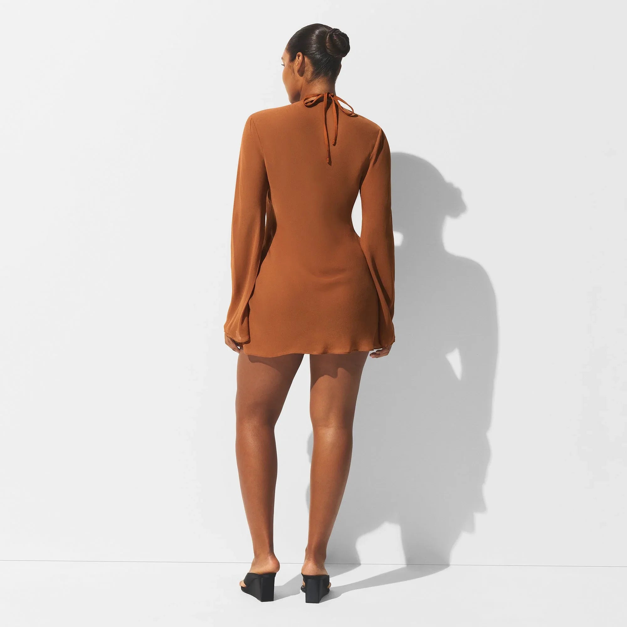SKIMS SHEER COVER-UPS LONG SLEEVE MINI DRESS | CHESTNUT - ELBİSE - My Suti