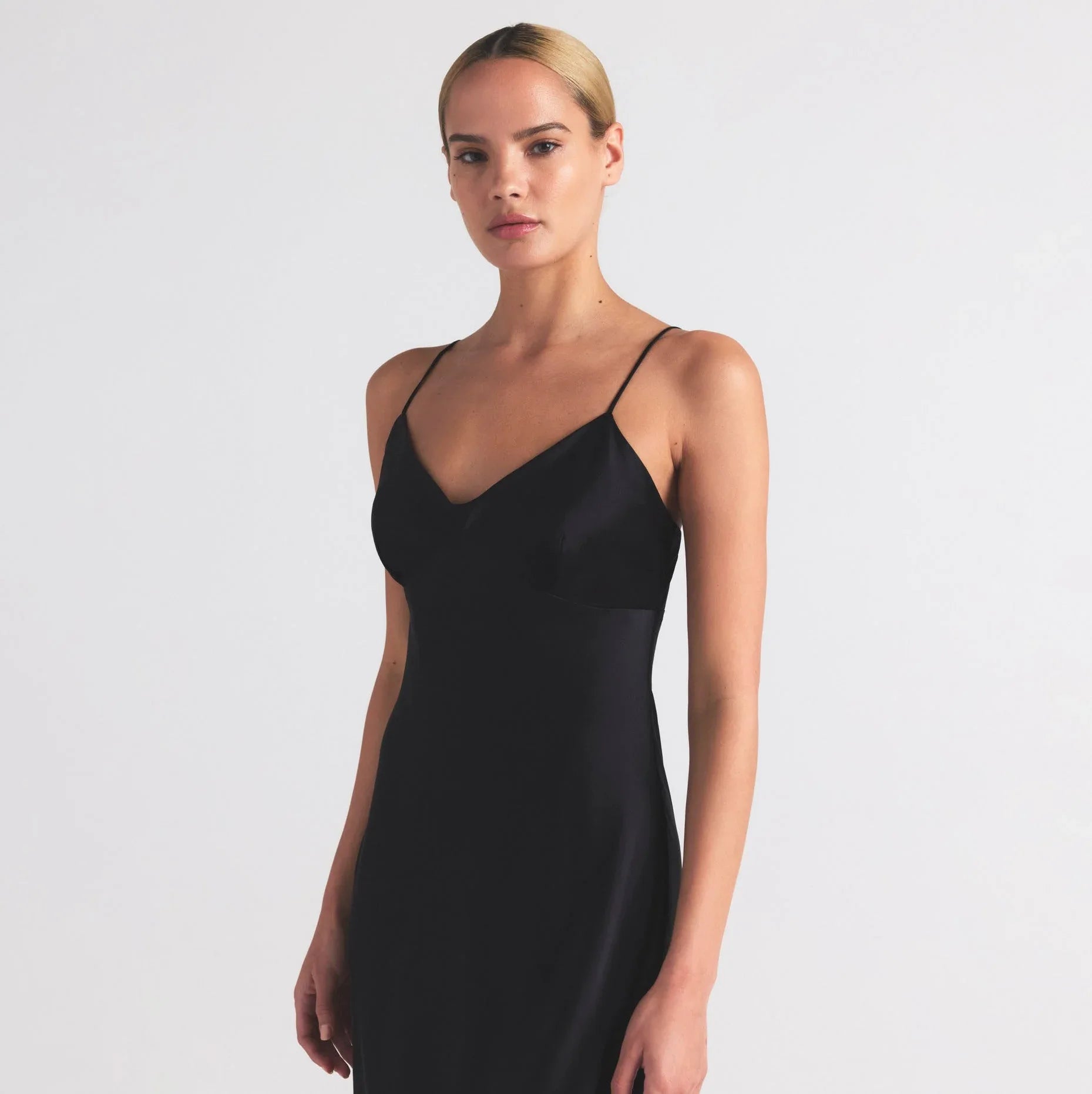 SKIMS SILK CAMI V NECK LONG SLIP | ONYX - ELBİSE - My Suti