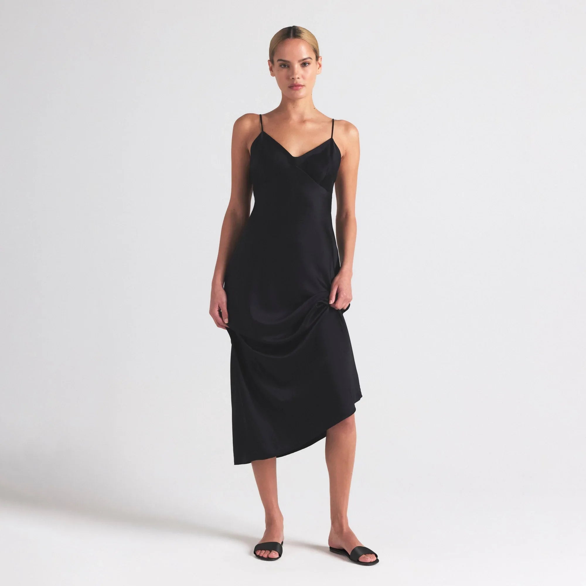 SKIMS SILK CAMI V NECK LONG SLIP | ONYX - ELBİSE - My Suti