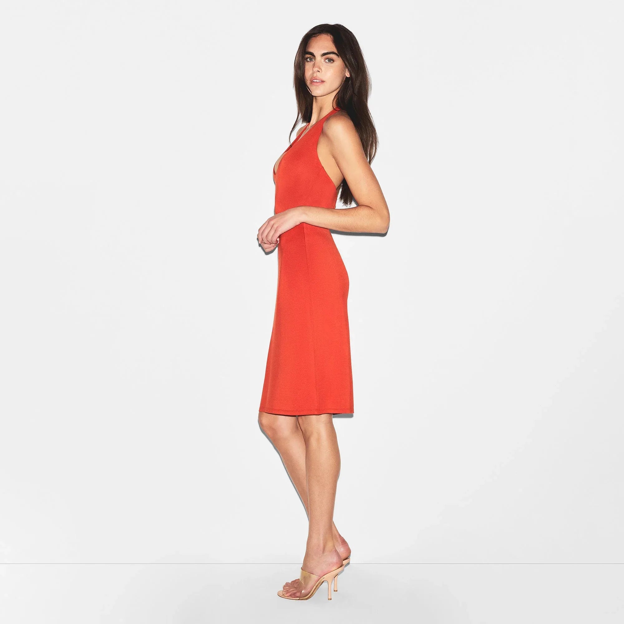 SKIMS SMOOTH LAYERS PLUNGE HALTER MIDI DRESS | TERRA - ELBİSE - My Suti