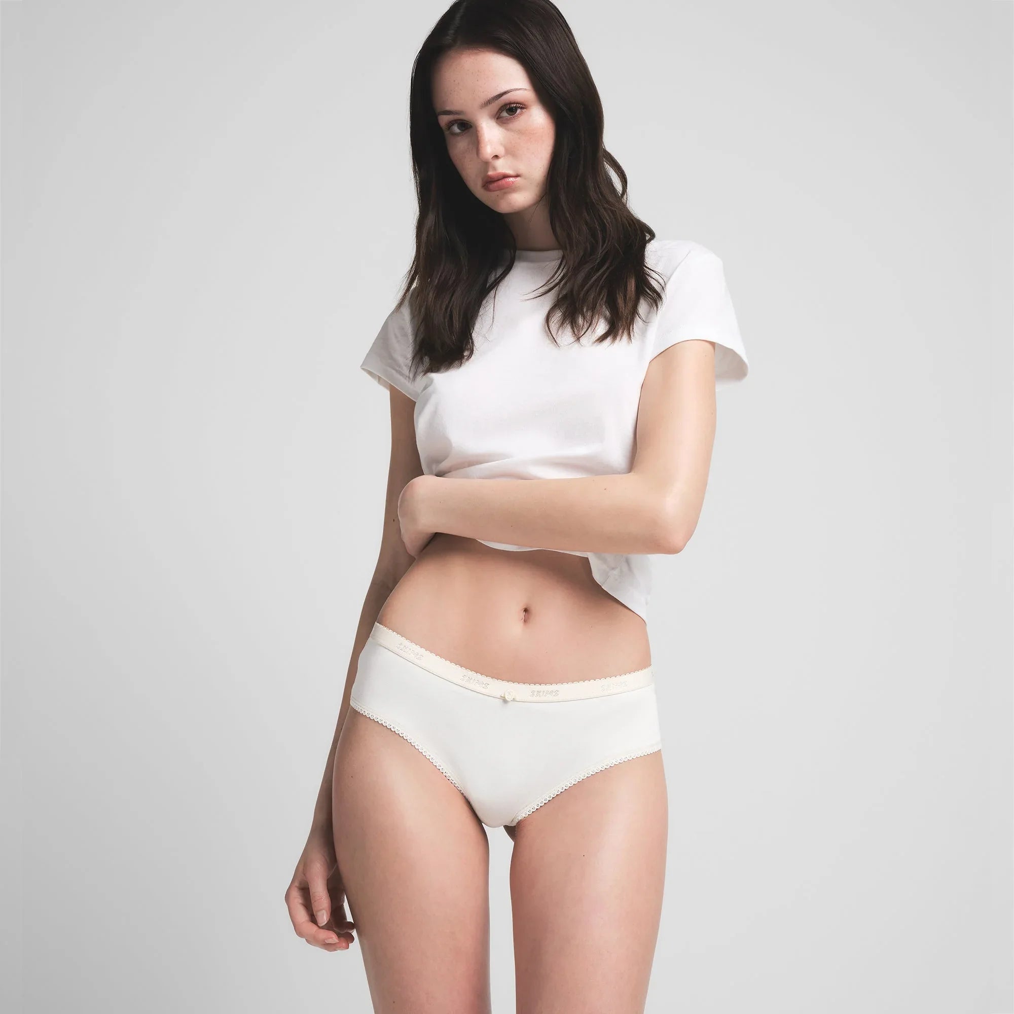 SKIMS LIGHTWEIGHT COTTON LOGO PICOT HIPSTER | MARBLE - HİPSTER - My Suti