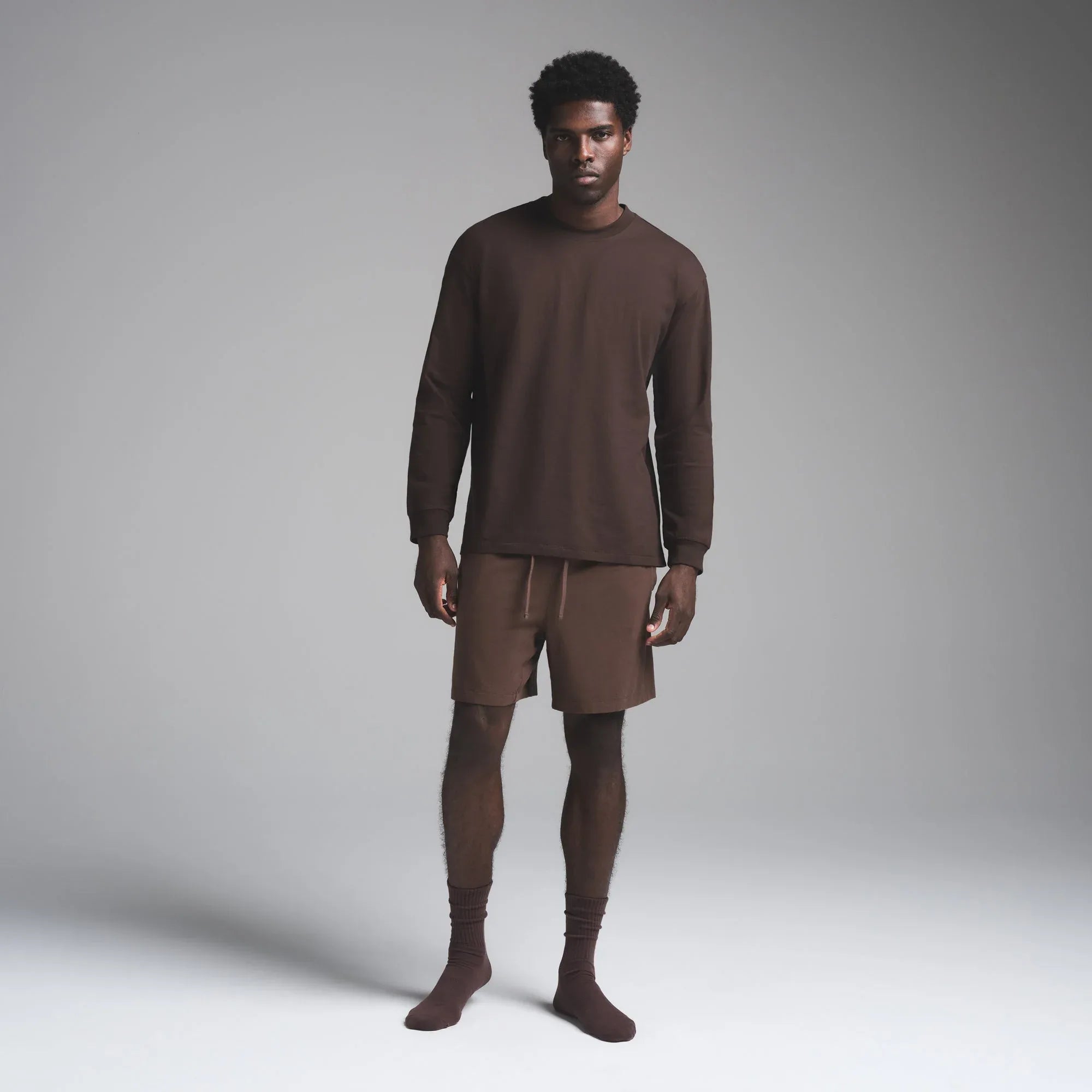 SKIMS HEAVYWEIGHT COTTON MENS RELAXED LONG SLEEVE T-SHIRT | ESPRESSO - TİŞÖRT - My Suti