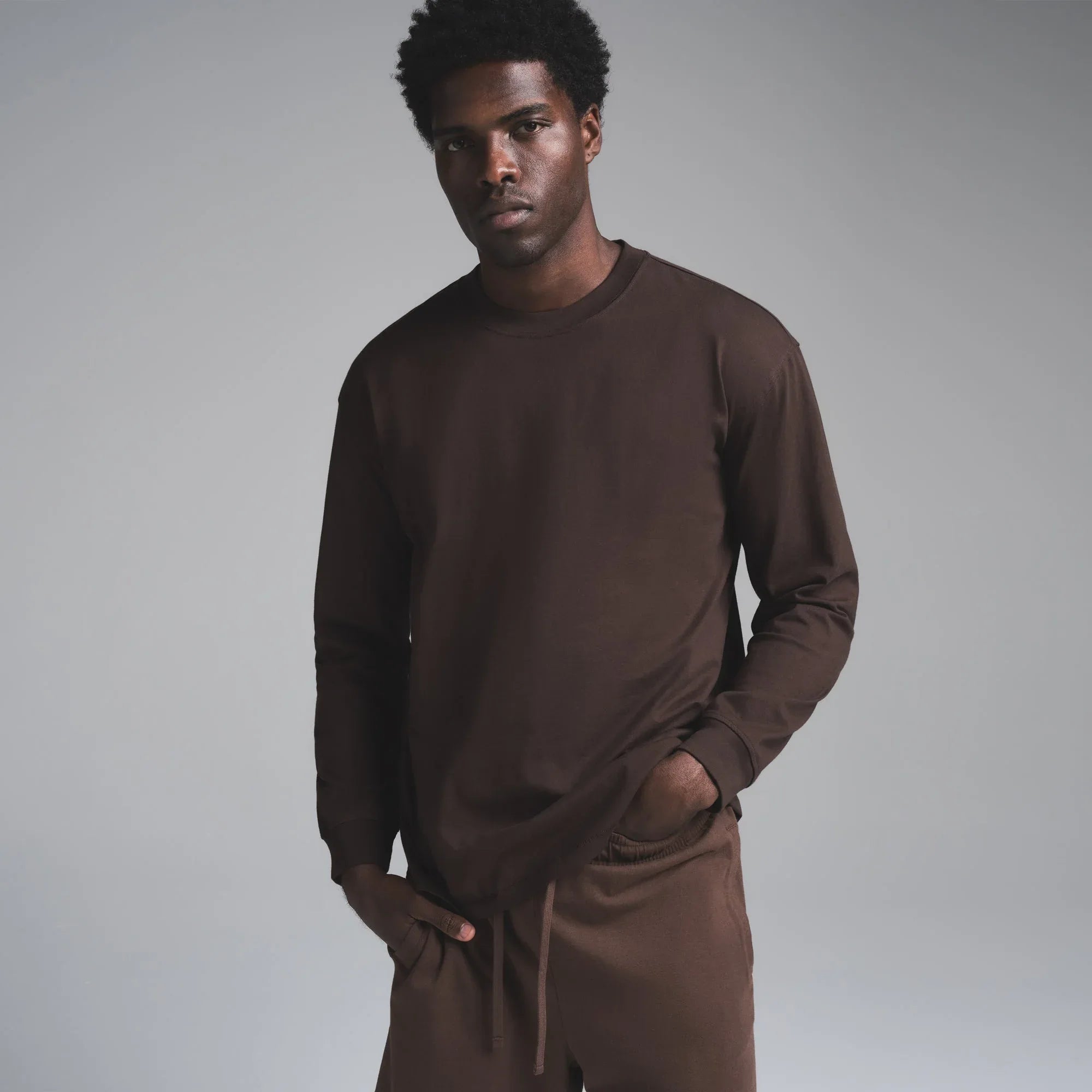 SKIMS HEAVYWEIGHT COTTON MENS RELAXED LONG SLEEVE T-SHIRT | ESPRESSO - TİŞÖRT - My Suti