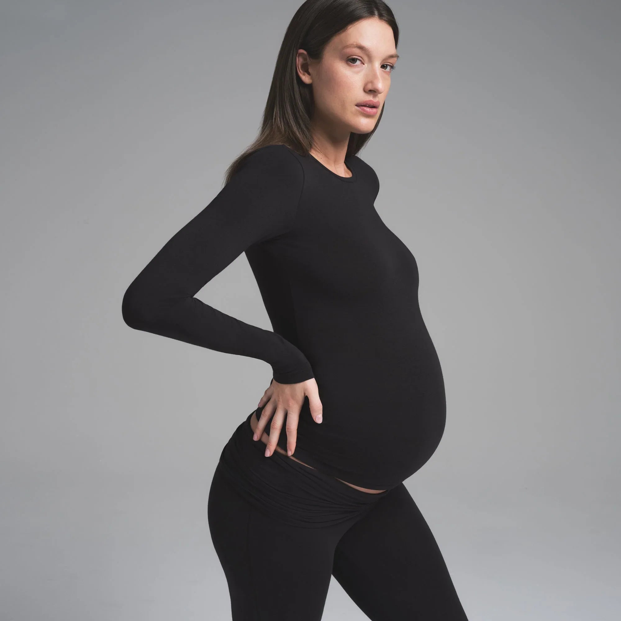 SKIMS COTTON JERSEY MATERNITY LONG SLEEVE T-SHIRT | SOOT - TİŞÖRT - My Suti