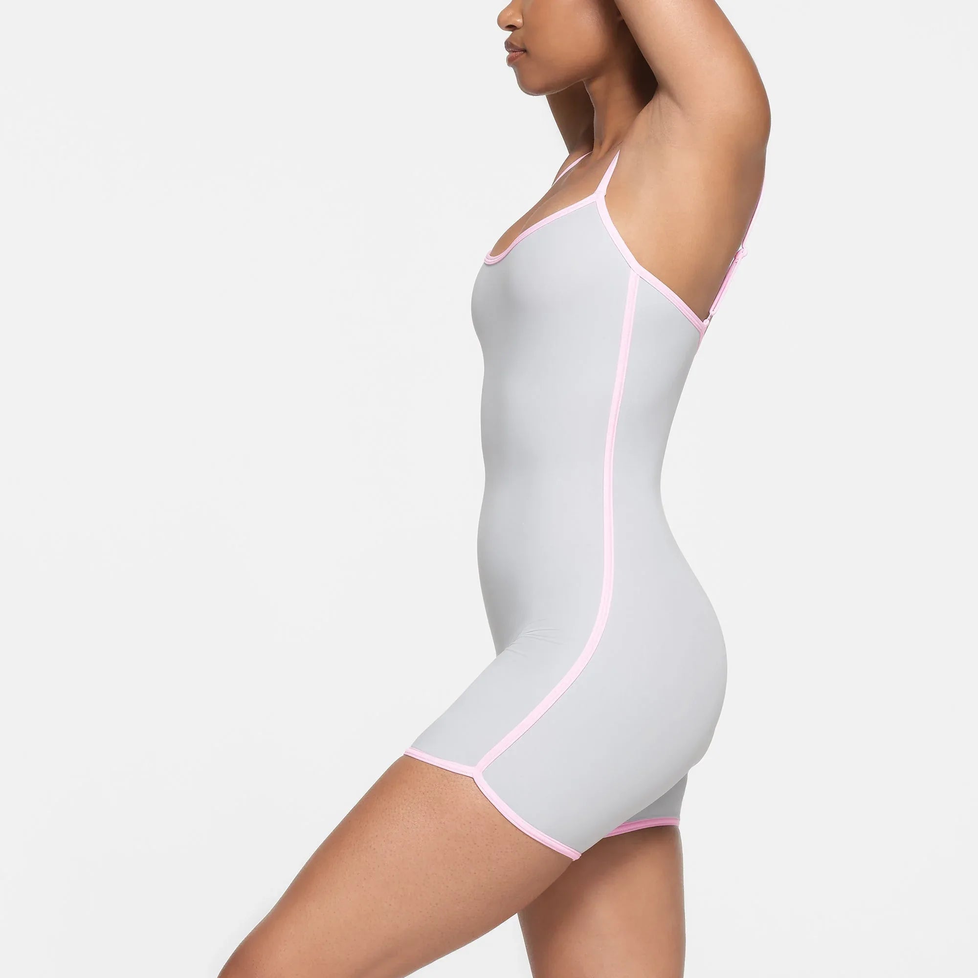 SKIMS FITS EVERYBODY CONTRAST TRIM ONESIE | PLATINUM - TEK PARÇA - My Suti