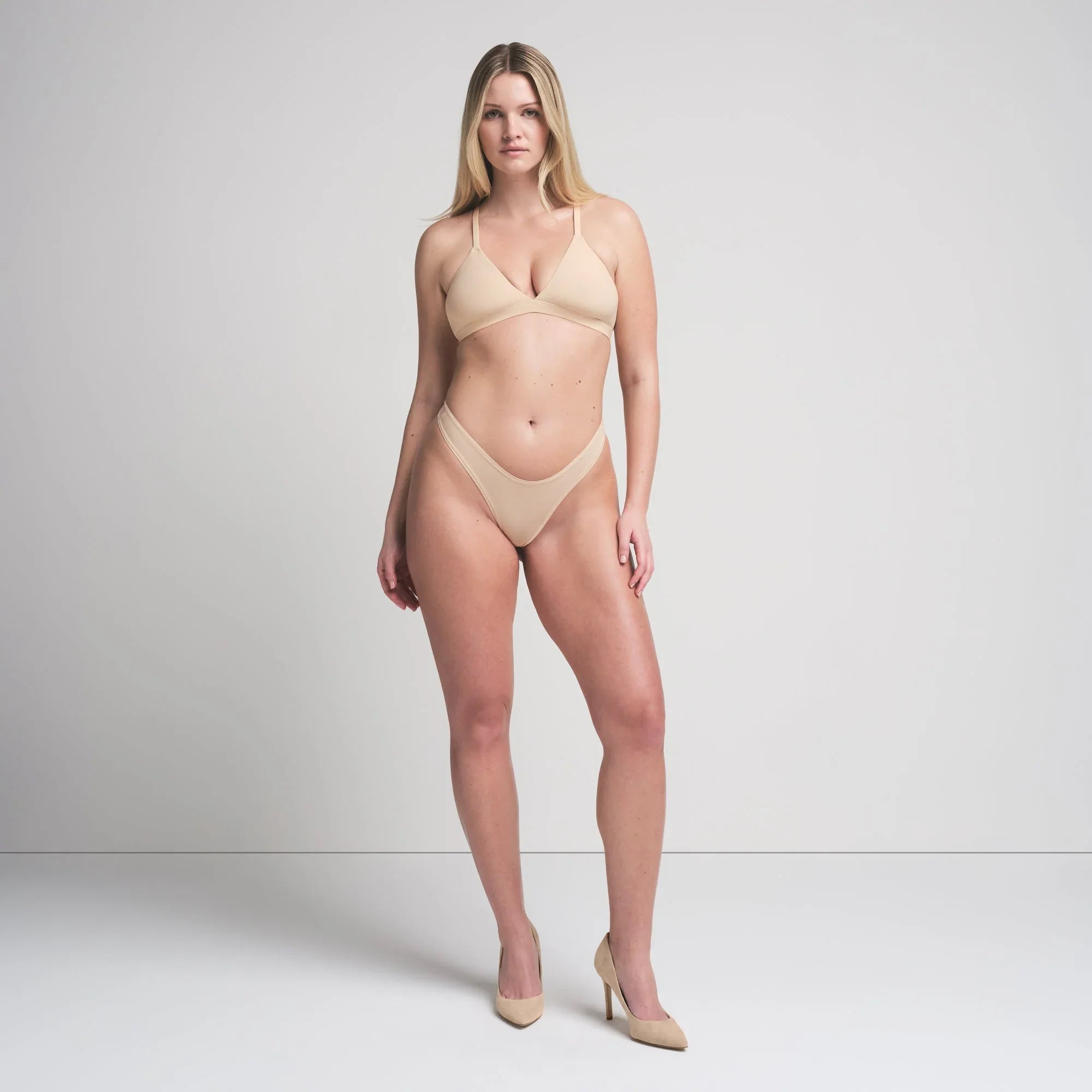 SKIMS FITS EVERYBODY RACERBACK TRIANGLE BRALETTE | SAND - SÜTYEN - My Suti