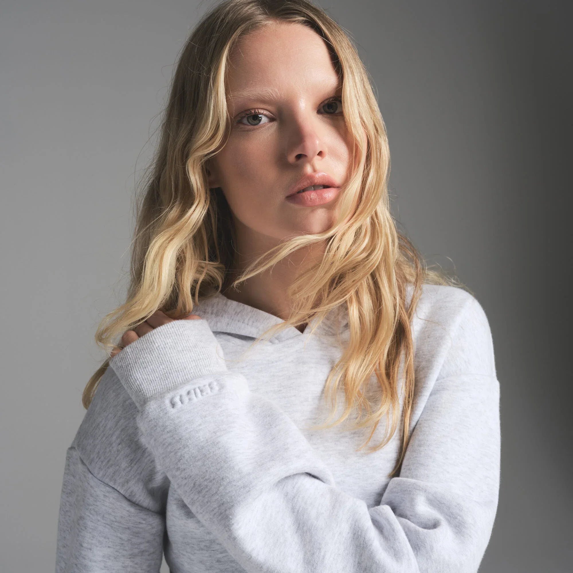 SKIMS COTTON FLEECE SHRUNKEN HOODIE | LIGHT HEATHER GREY - KAPŞONLU SWEATSHIRT - My Suti