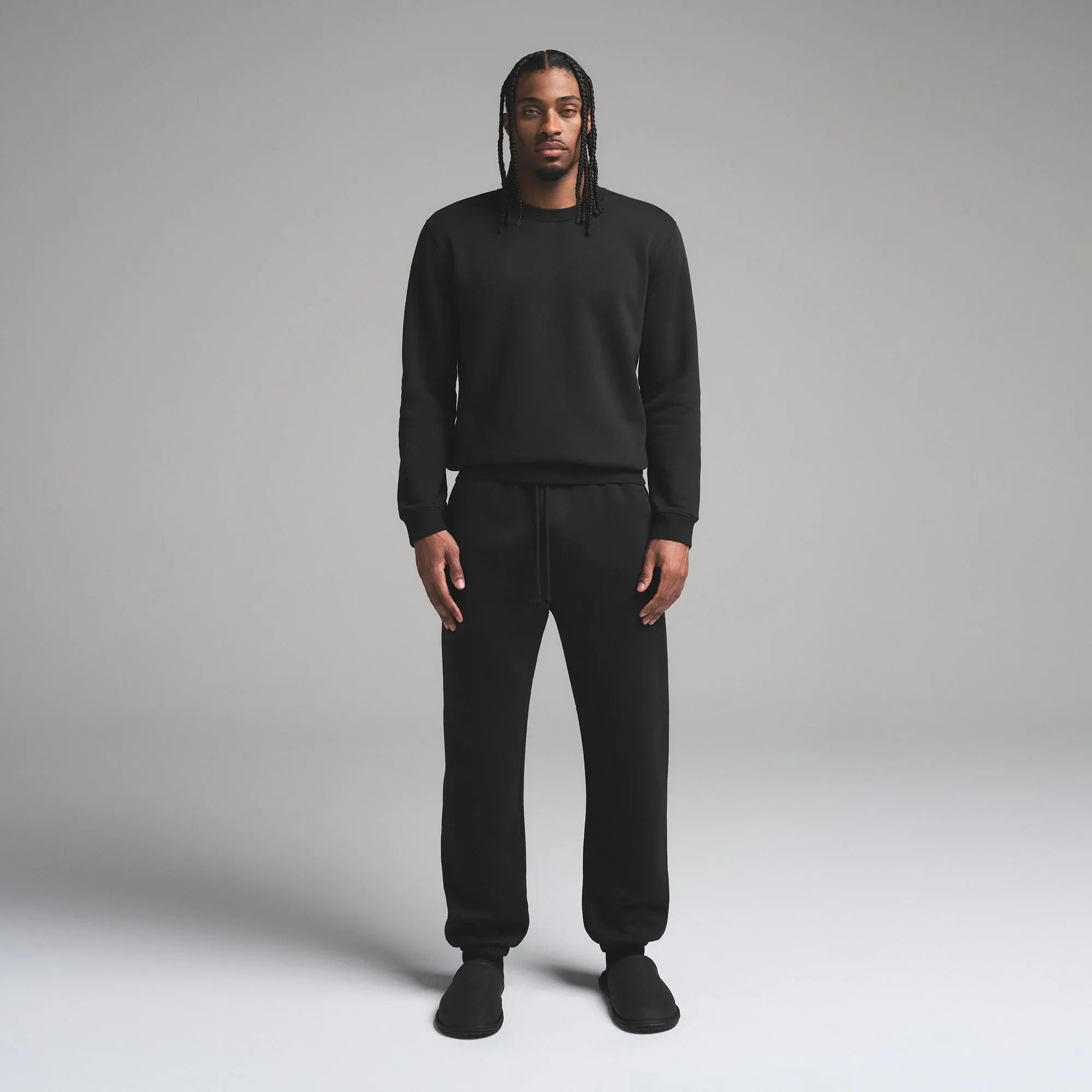 SKIMS FLEECE LOUNGE MENS CLASSIC CREWNECK | WASHED ONYX - KAZAK - My Suti