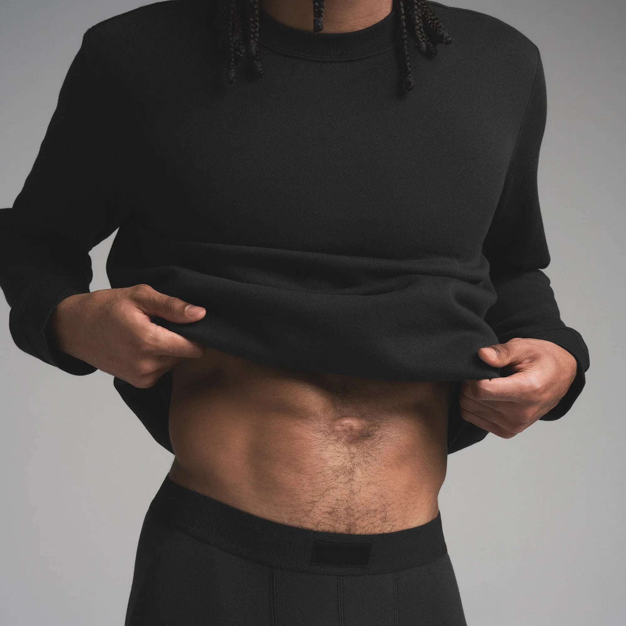 SKIMS FLEECE LOUNGE MENS CLASSIC CREWNECK | WASHED ONYX - KAZAK - My Suti