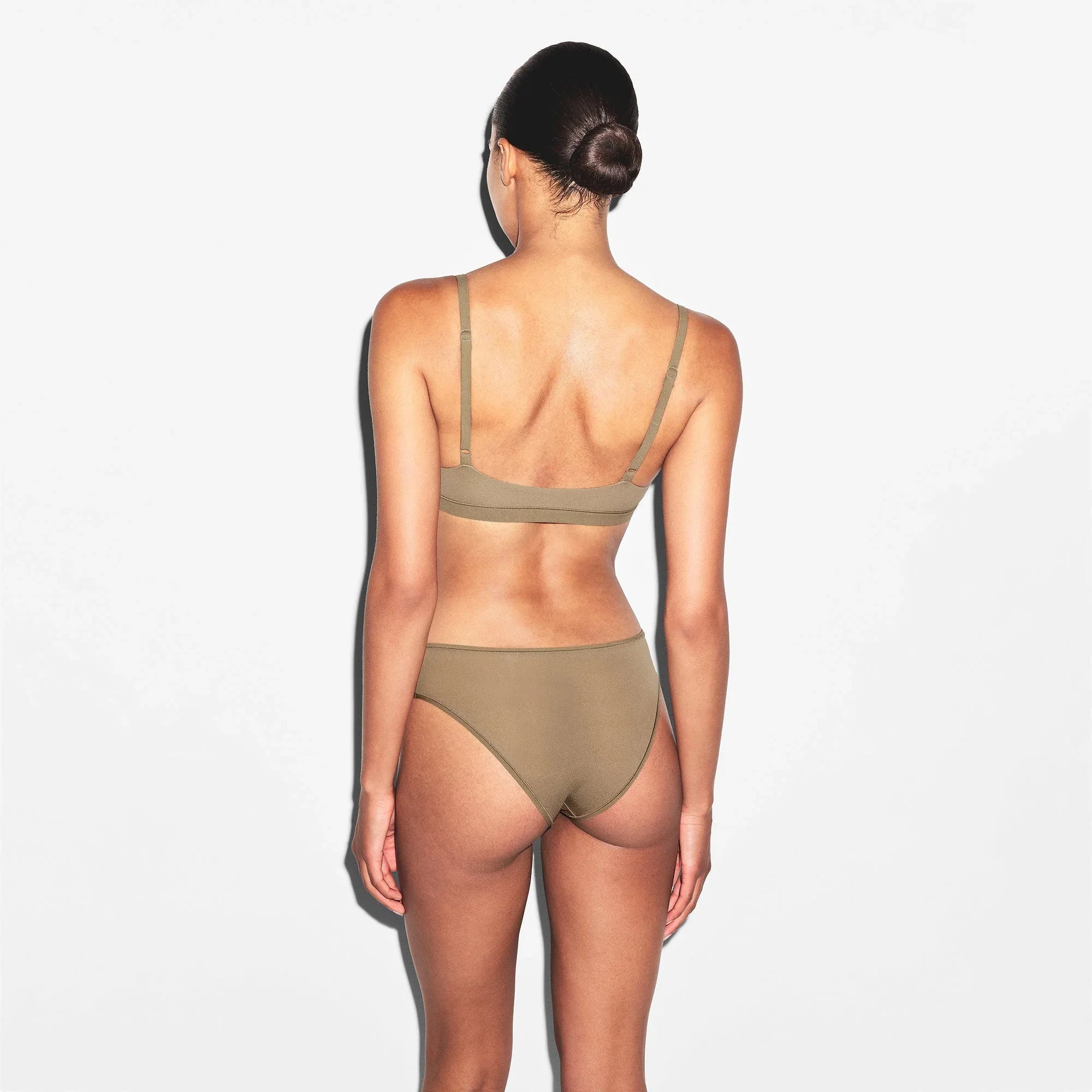 SKIMS FITS EVERYBODY CHEEKY BRIEF | TRUFFLE - KÜLOT - My Suti