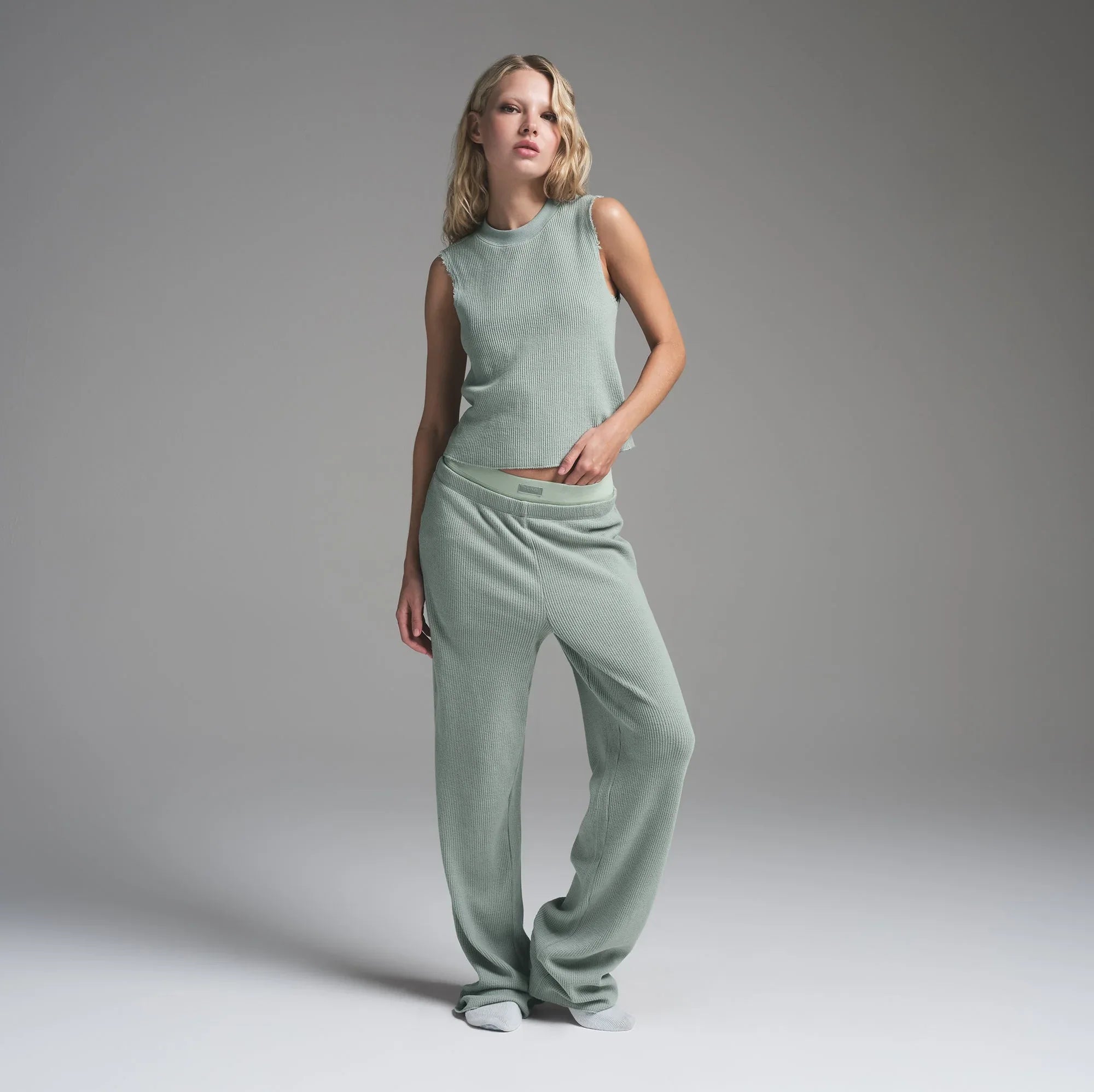 SKIMS HEAVY WAFFLE STRAIGHT LEG PANT | VAPOR - PANTOLON - My Suti