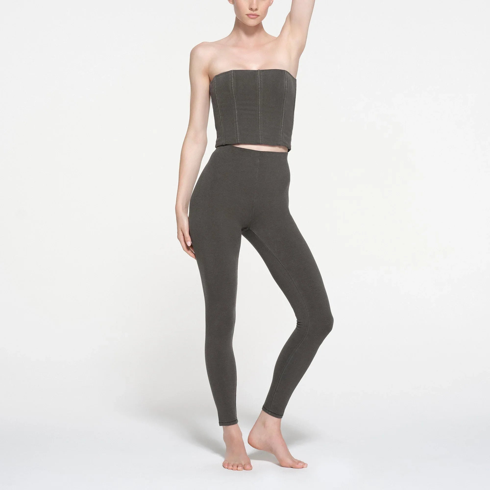 SKIMS OUTDOOR HIGH-WAISTED LEGGING | WASHED ONYX - TAYT - My Suti