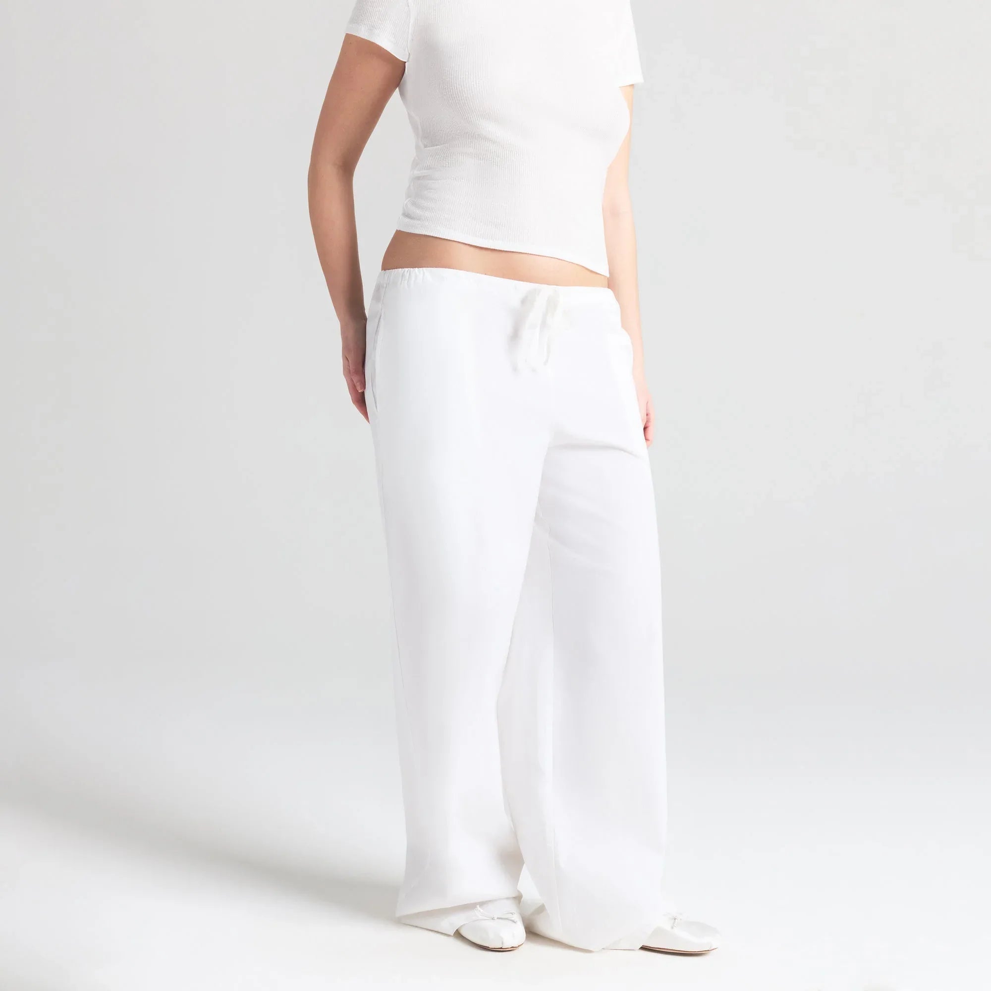 SKIMS COTTON POPLIN STRAIGHT LEG PANT | SNOW - PANTOLON - My Suti