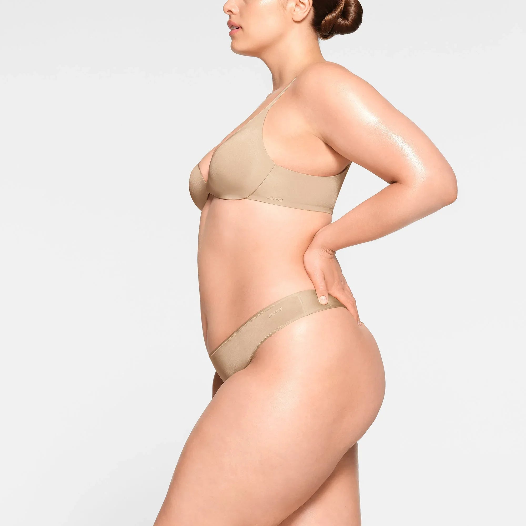 SKIMS WIRELESS FORM SUPER PUSH-UP BRA | SAND - SÜTYEN - My Suti