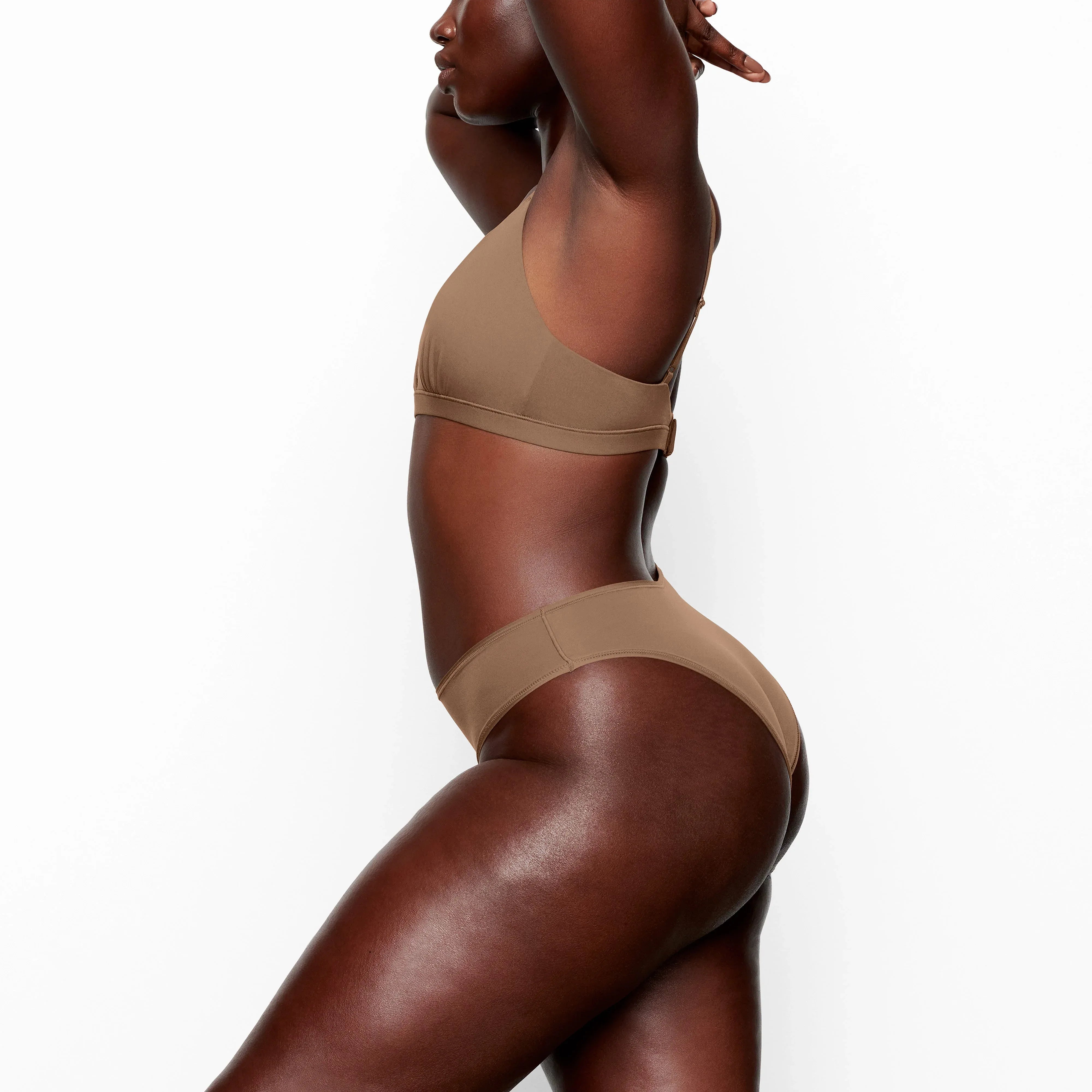 SKIMS FITS EVERYBODY CROSSOVER BRALETTE | OXIDE - SÜTYEN - My Suti