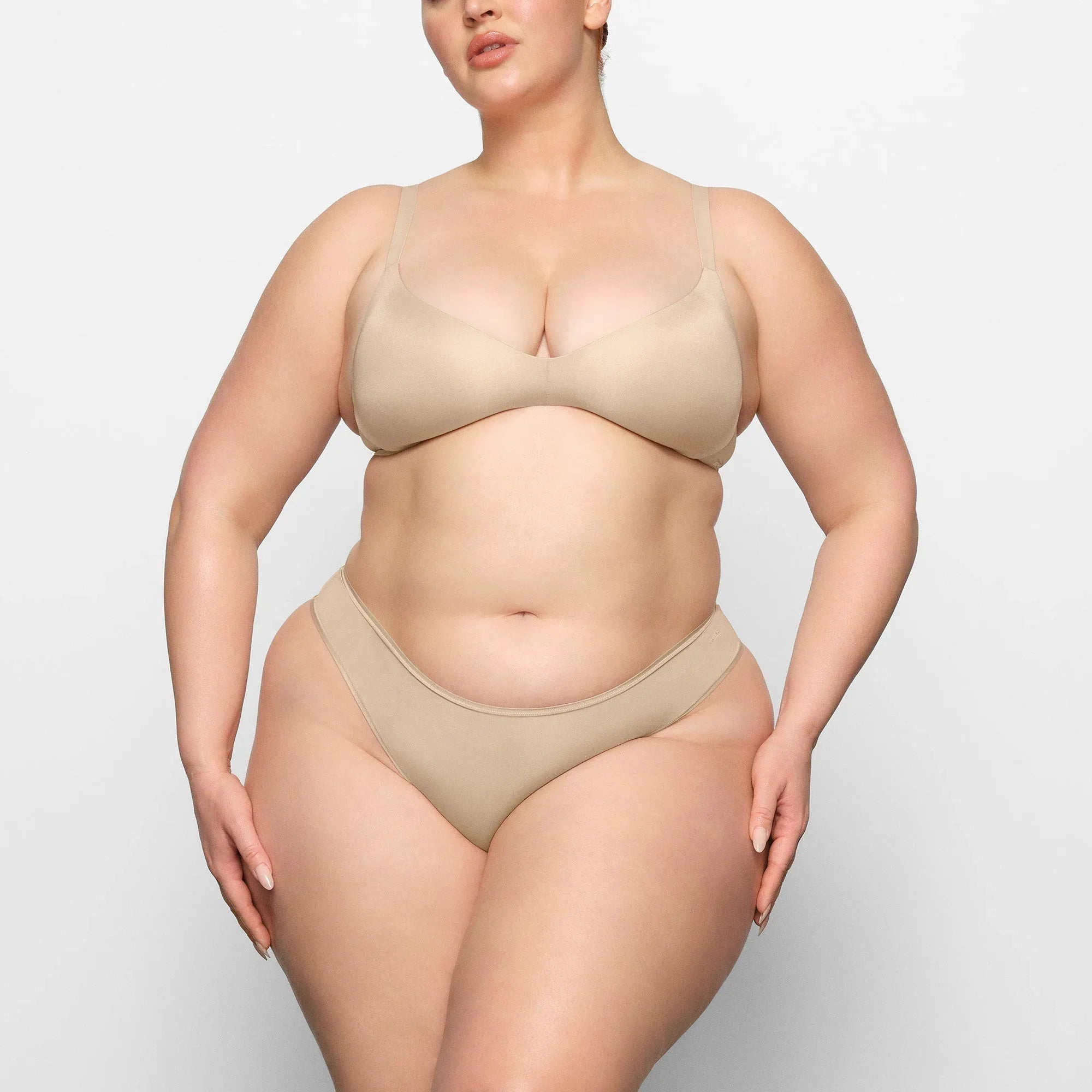 SKIMS WIRELESS FORM PUSH-UP PLUNGE BRA | SAND - SÜTYEN - My Suti