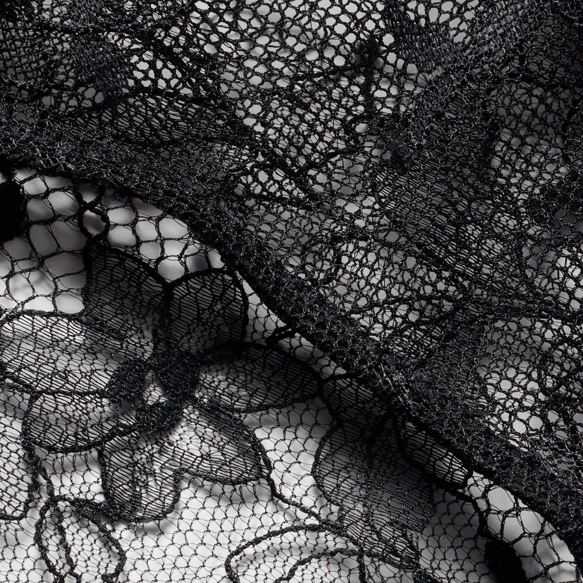 SKIMS ULTRA FINE LACE CROTCHLESS TANGA | ONYX - TANGA - My Suti