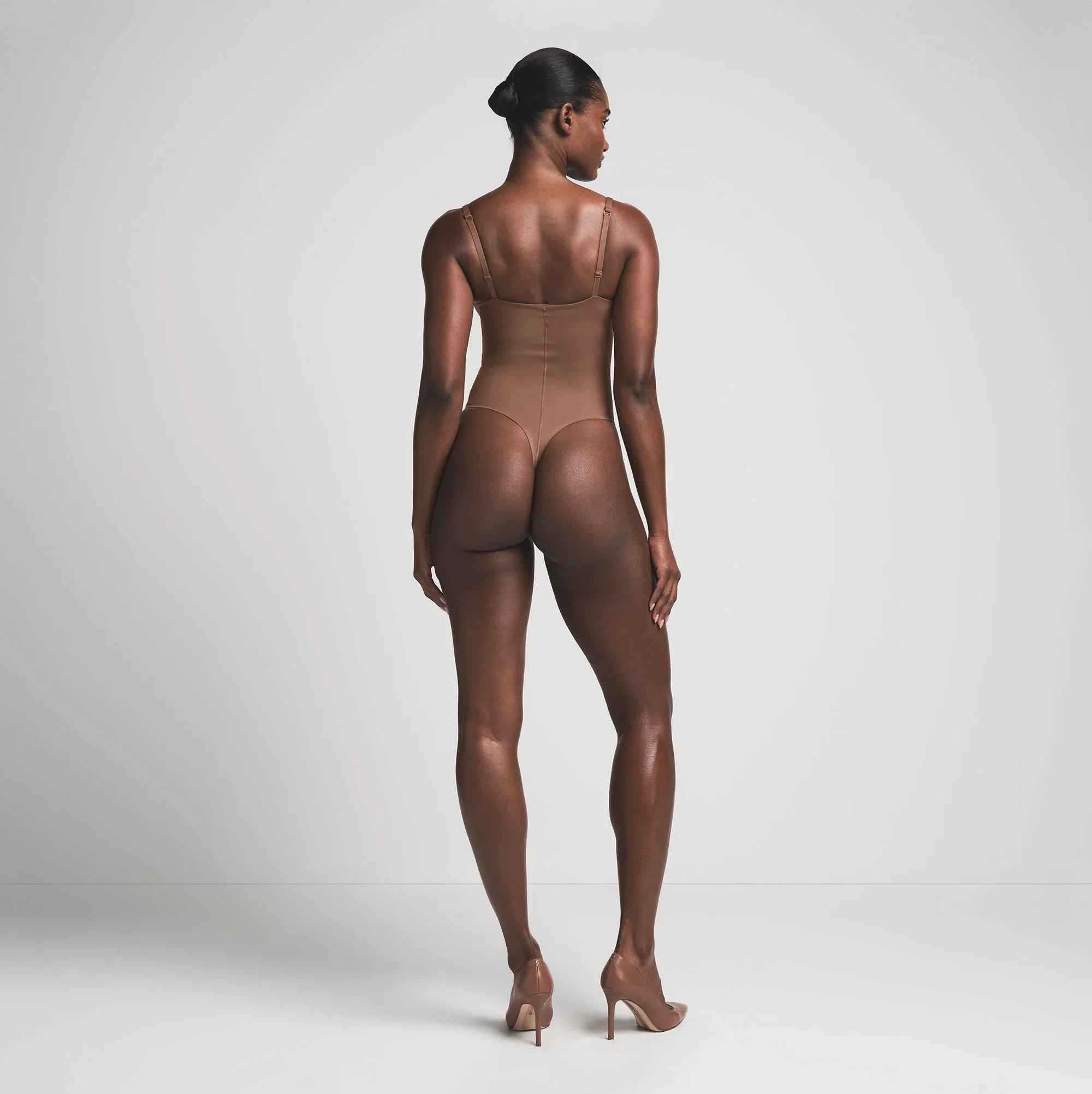 SKIMS ULTIMATE BODY PUSH-UP THONG BODYSUIT | JASPER - BODYSUIT - My Suti