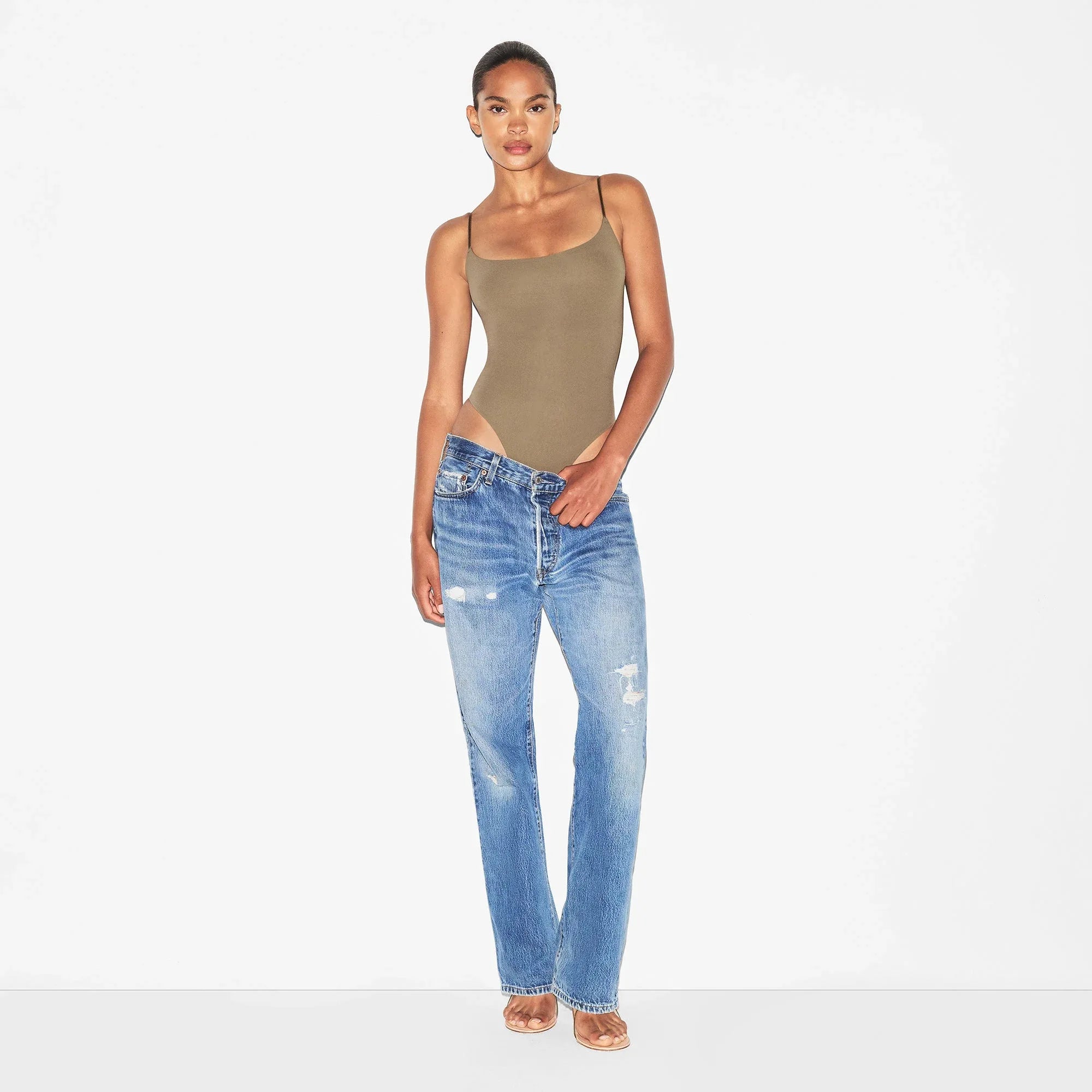 SKIMS FITS EVERYBODY CAMI BODYSUIT | TRUFFLE - BODY - My Suti