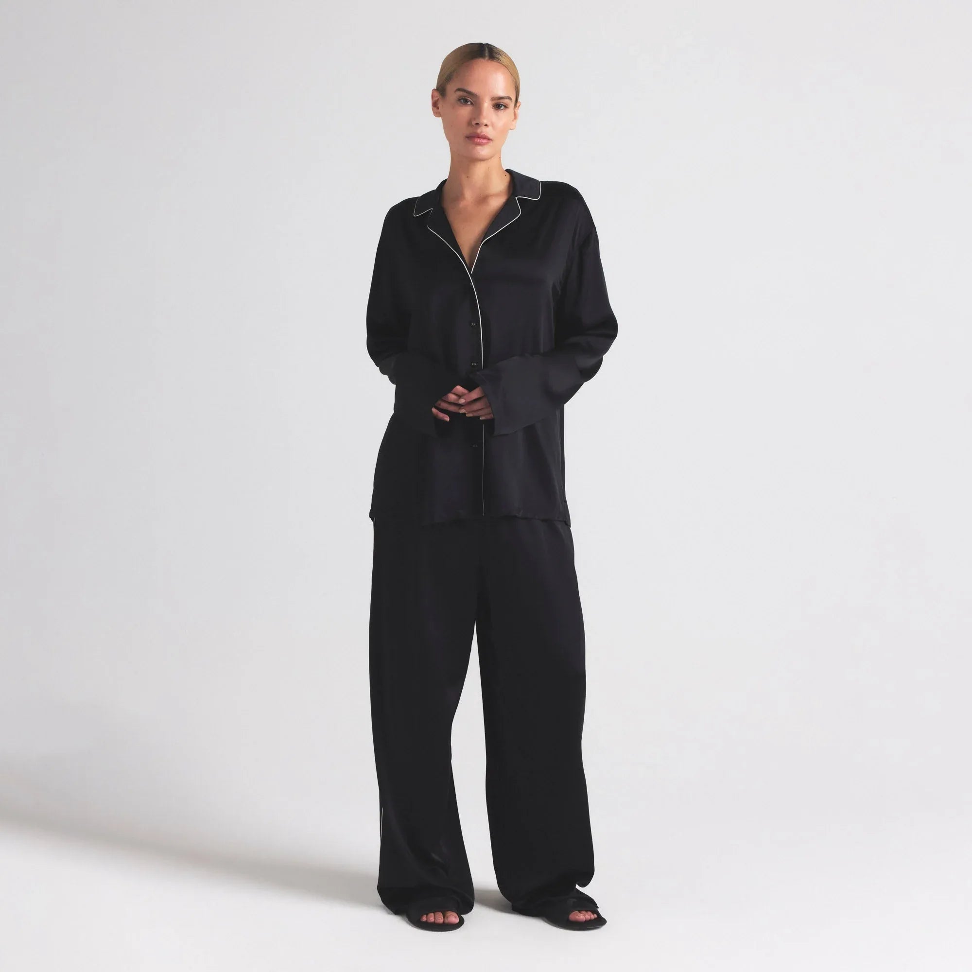 SKIMS SILK LONG SLEEP SET | ONYX - TAKIM - My Suti