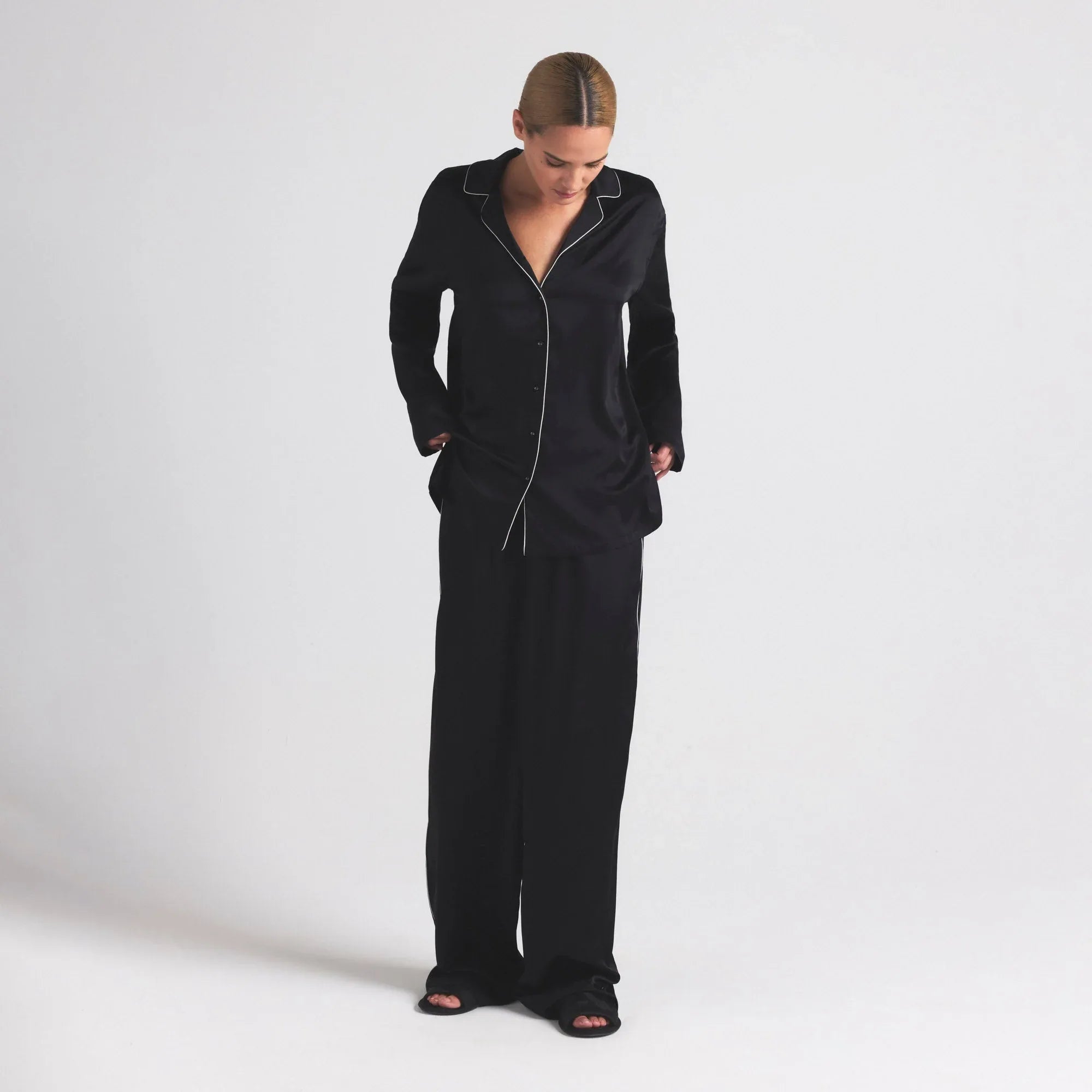 SKIMS SILK LONG SLEEP SET | ONYX - TAKIM - My Suti