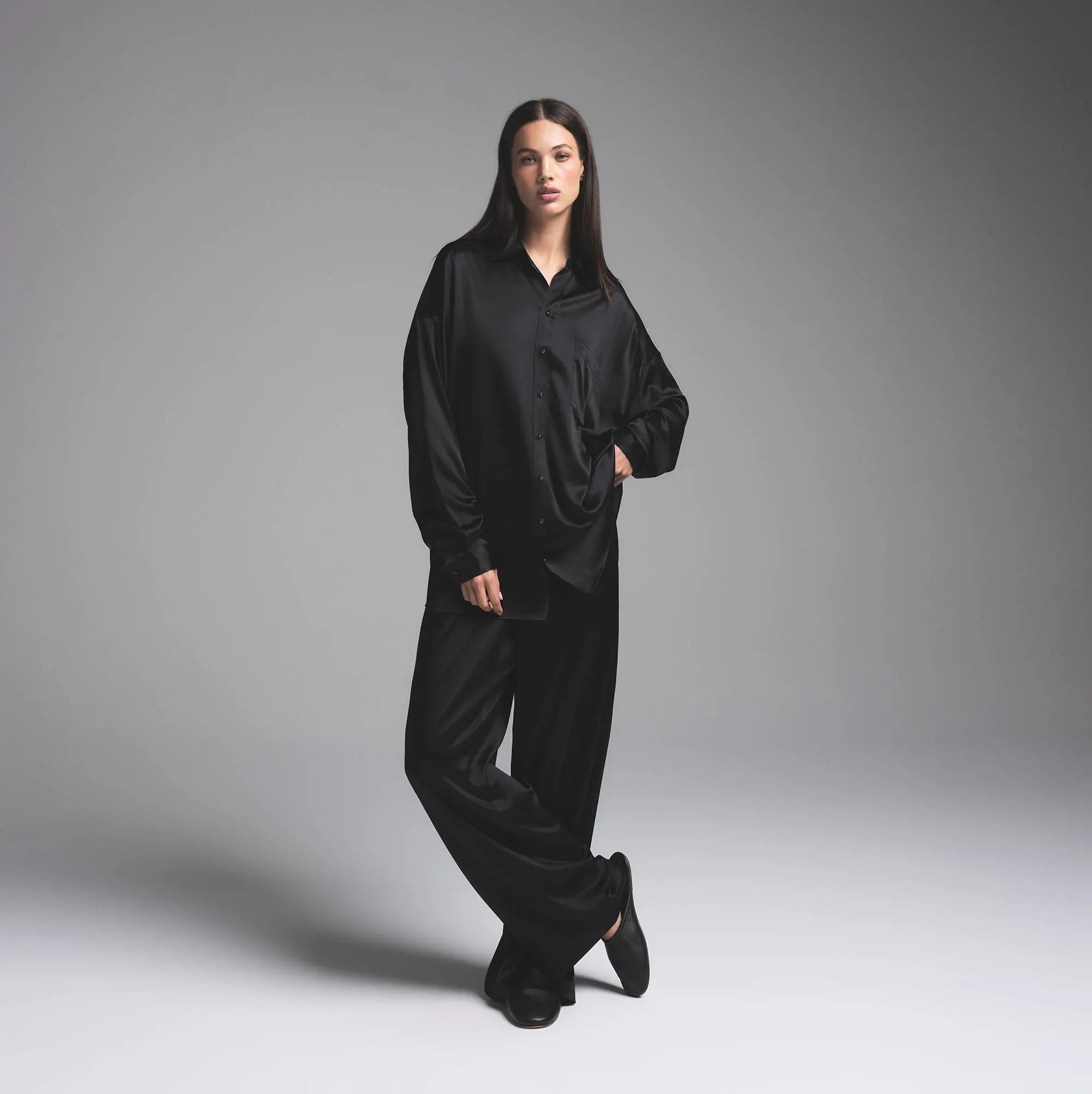 SKIMS SILK OVERSIZED LONG SLEEP SET | ONYX - PİJAMA TAKIMI - My Suti