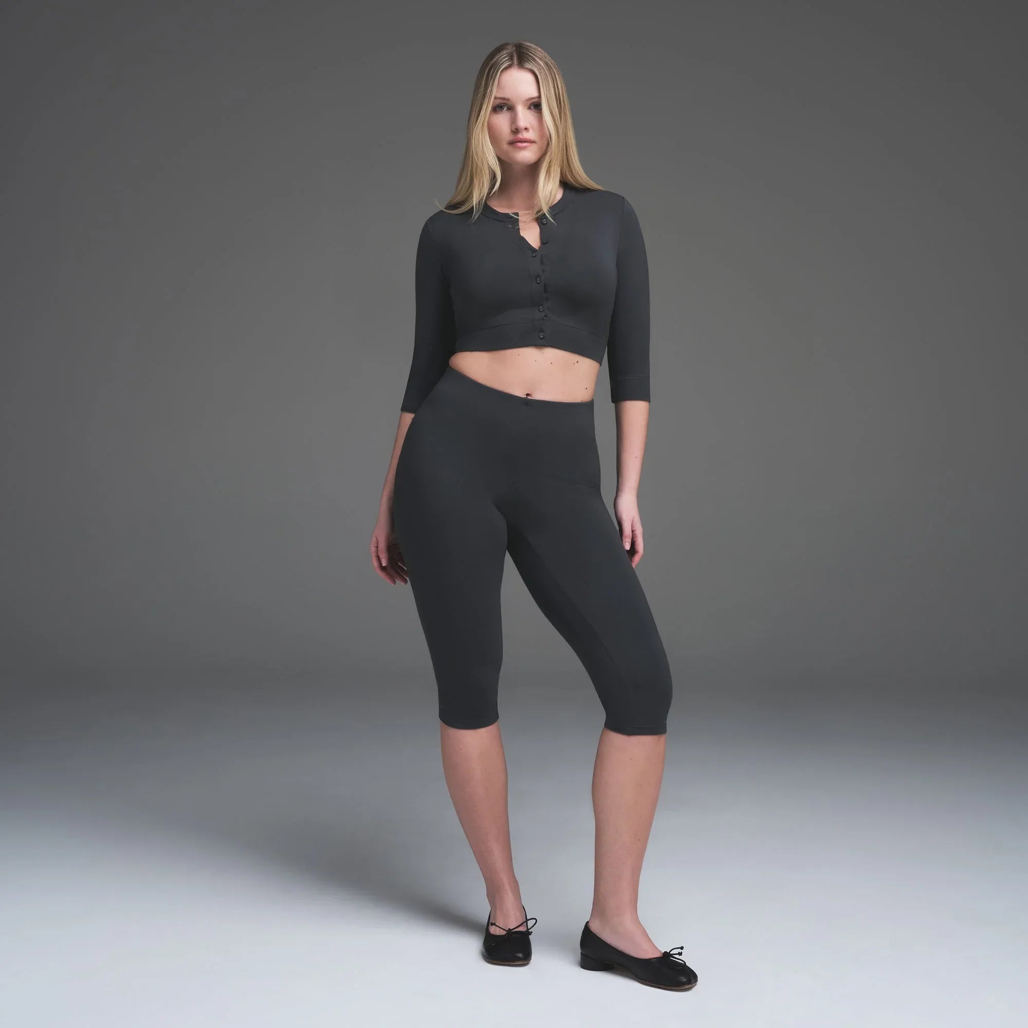 SKIMS SMOOTH LAYERS CROPPED CARDIGAN | GRAPHITE - HIRKA - My Suti