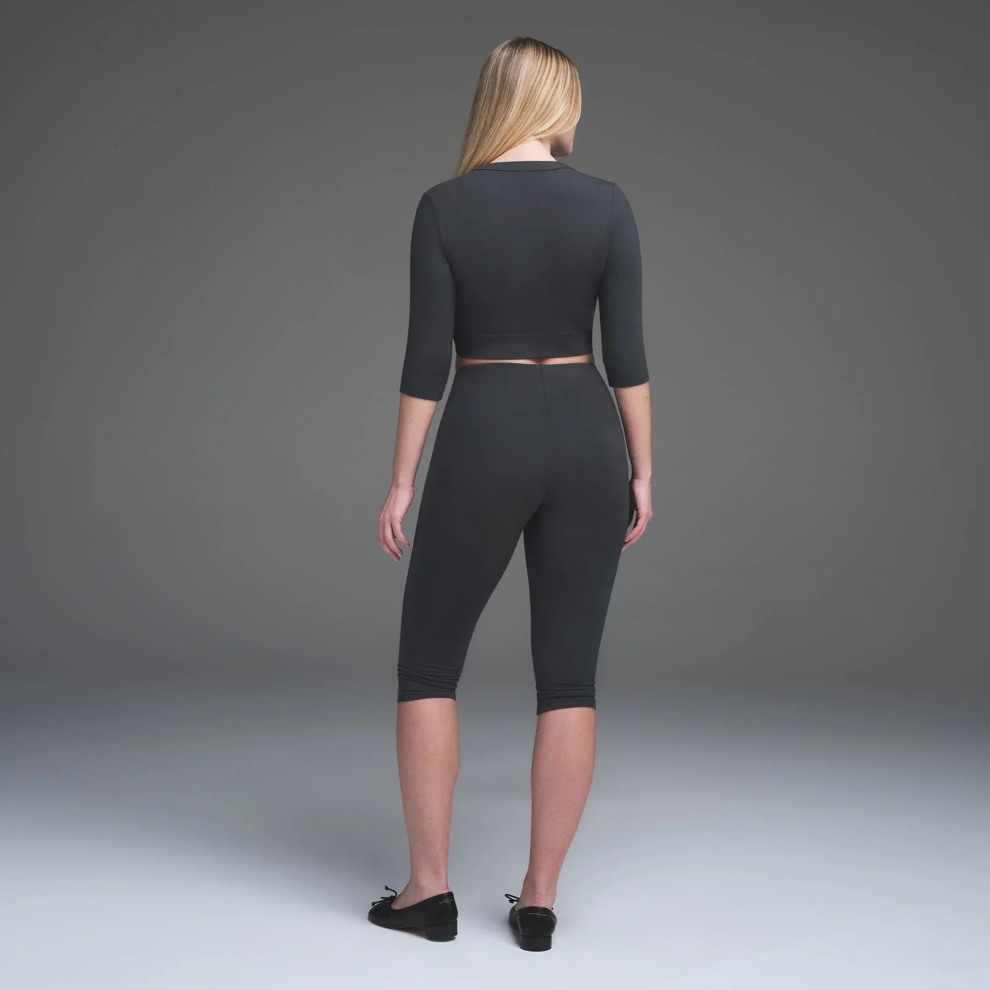 SKIMS SMOOTH LAYERS CROPPED CARDIGAN | GRAPHITE - HIRKA - My Suti