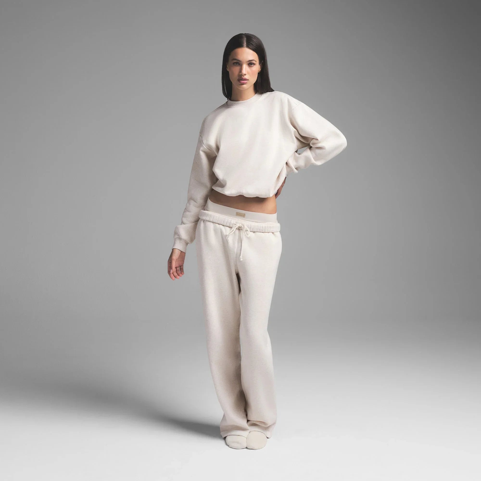 SKIMS COTTON FLEECE CREWNECK | HEATHER OATMEAL - KAZAK - My Suti