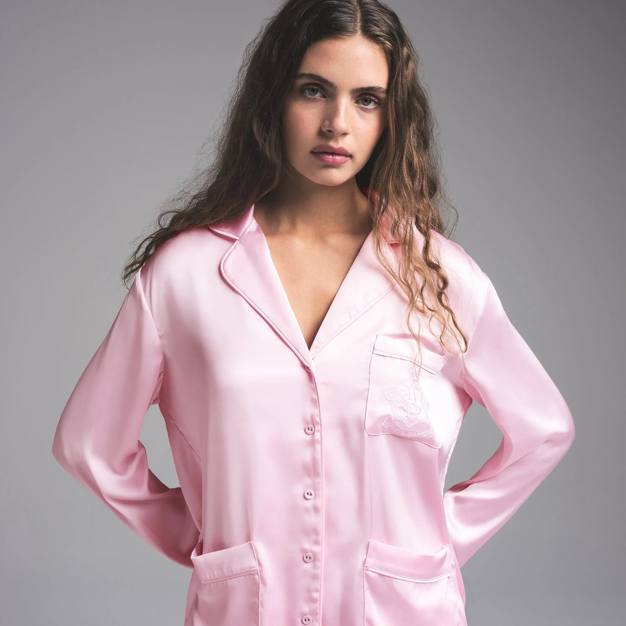 SKIMS HOTEL SHINE LONG SLEEVE BUTTON UP SLEEP SET | BABY PINK - PİJAMA TAKIMI - My Suti