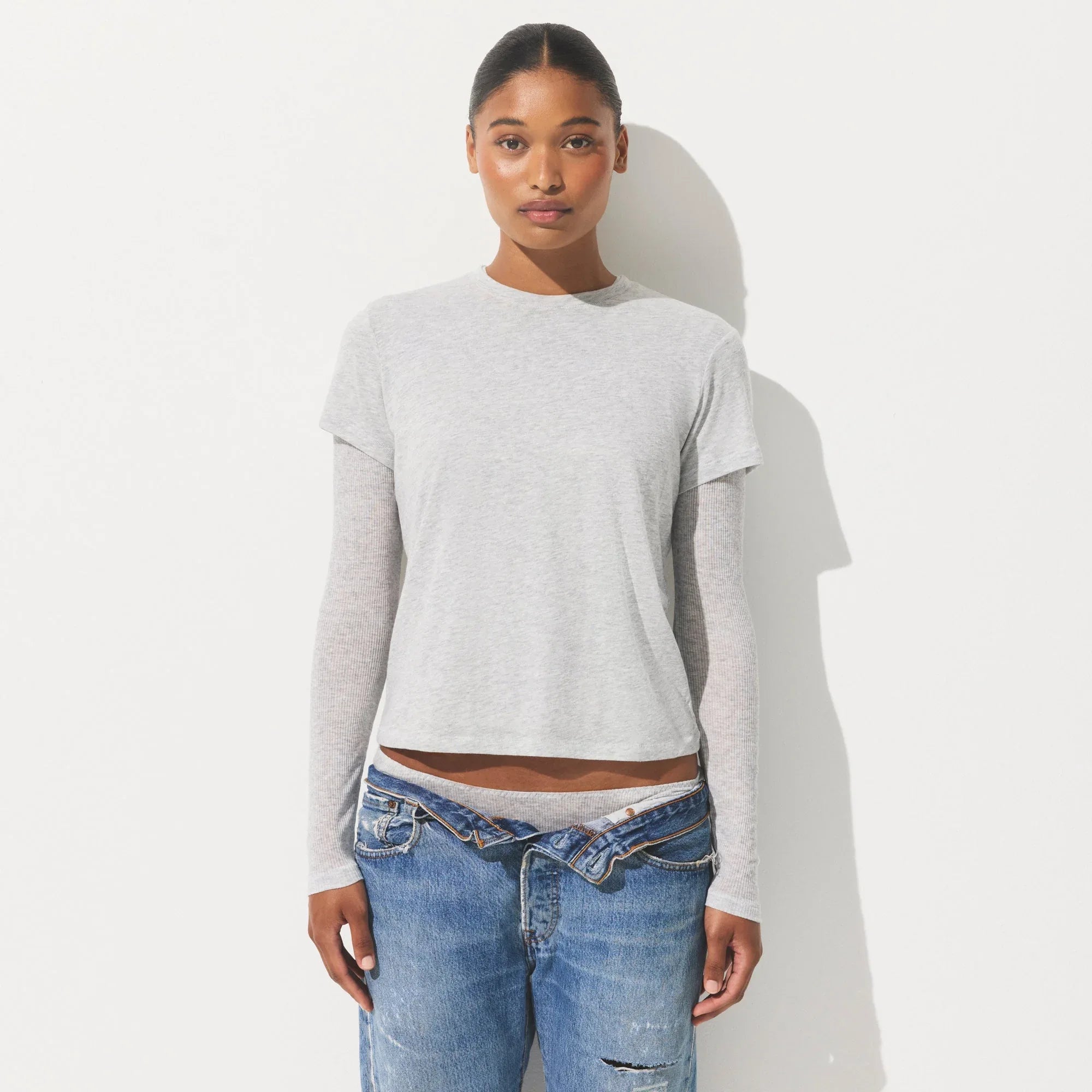 SKIMS SHEER COTTON JERSEY T-SHIRT | LIGHT HEATHER GREY - TİŞÖRT - My Suti