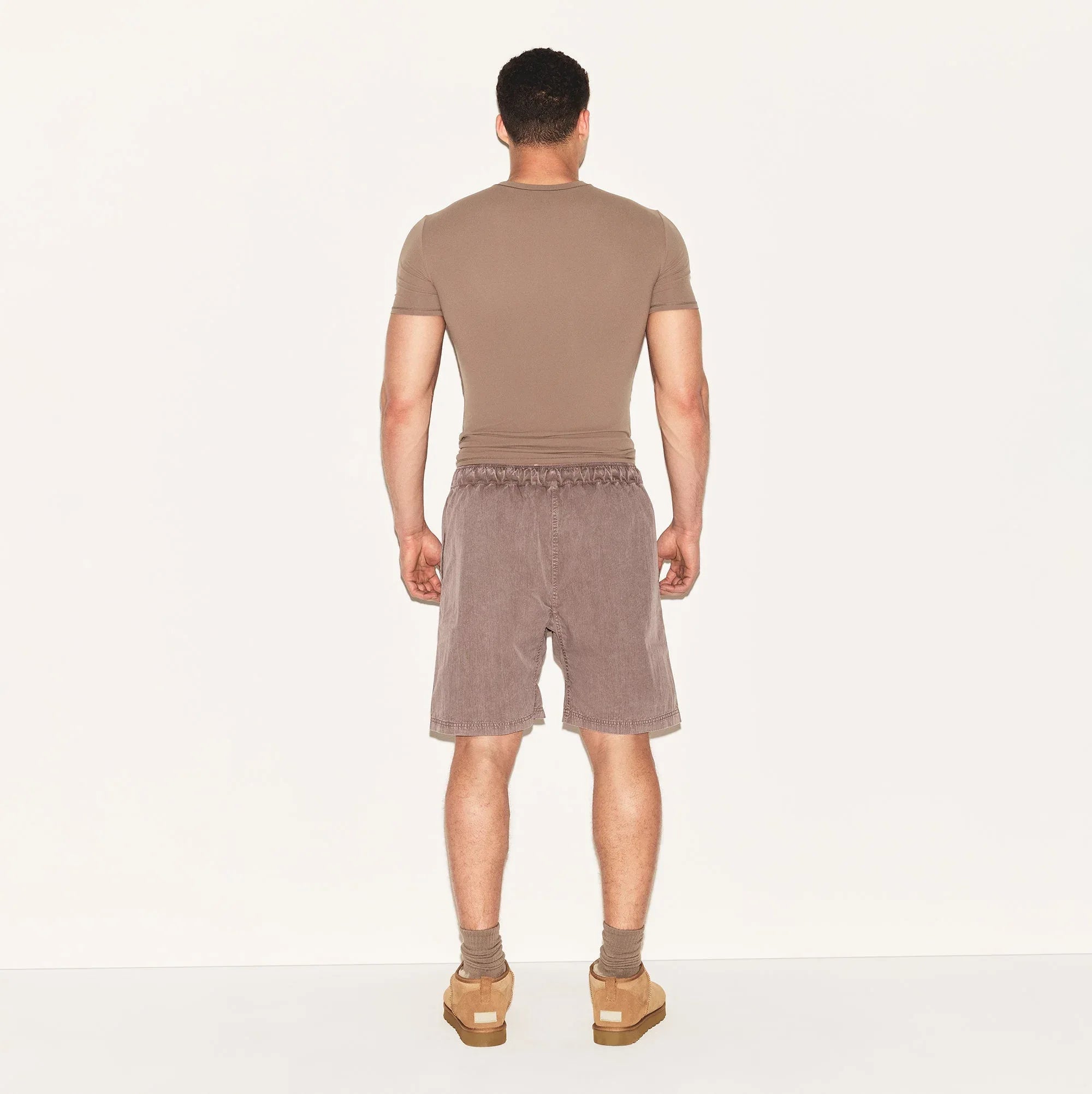 SKIMS FITS EVERYBODY MENS SLIM T-SHIRT | UMBER - TİŞÖRT - My Suti