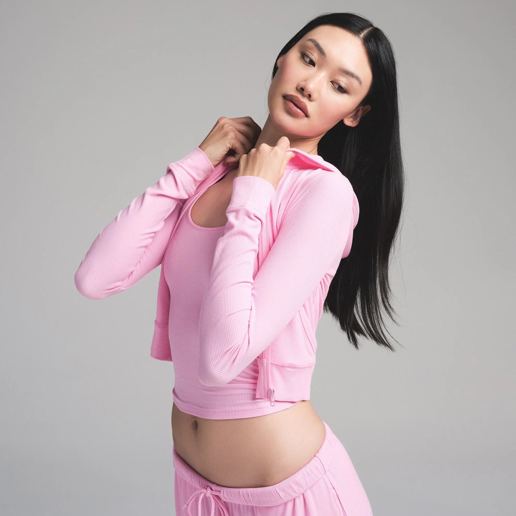 SKIMS SOFT LOUNGE ZIP UP HOODIE | BUBBLE GUM - HIRKA - My Suti