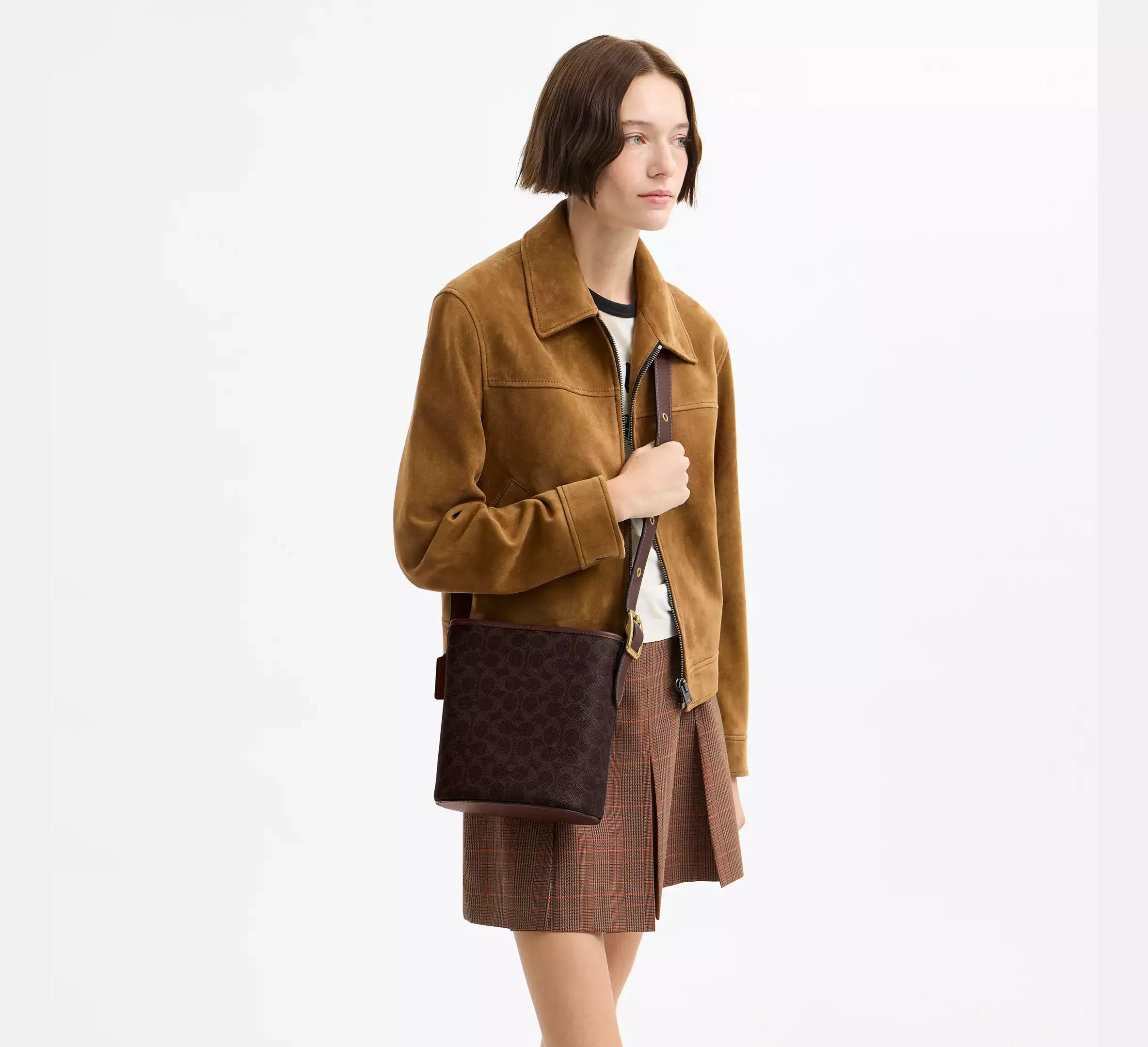 Coach Bleecker Bucket Bag 21 In Signature - Brass/Maple - My Suti