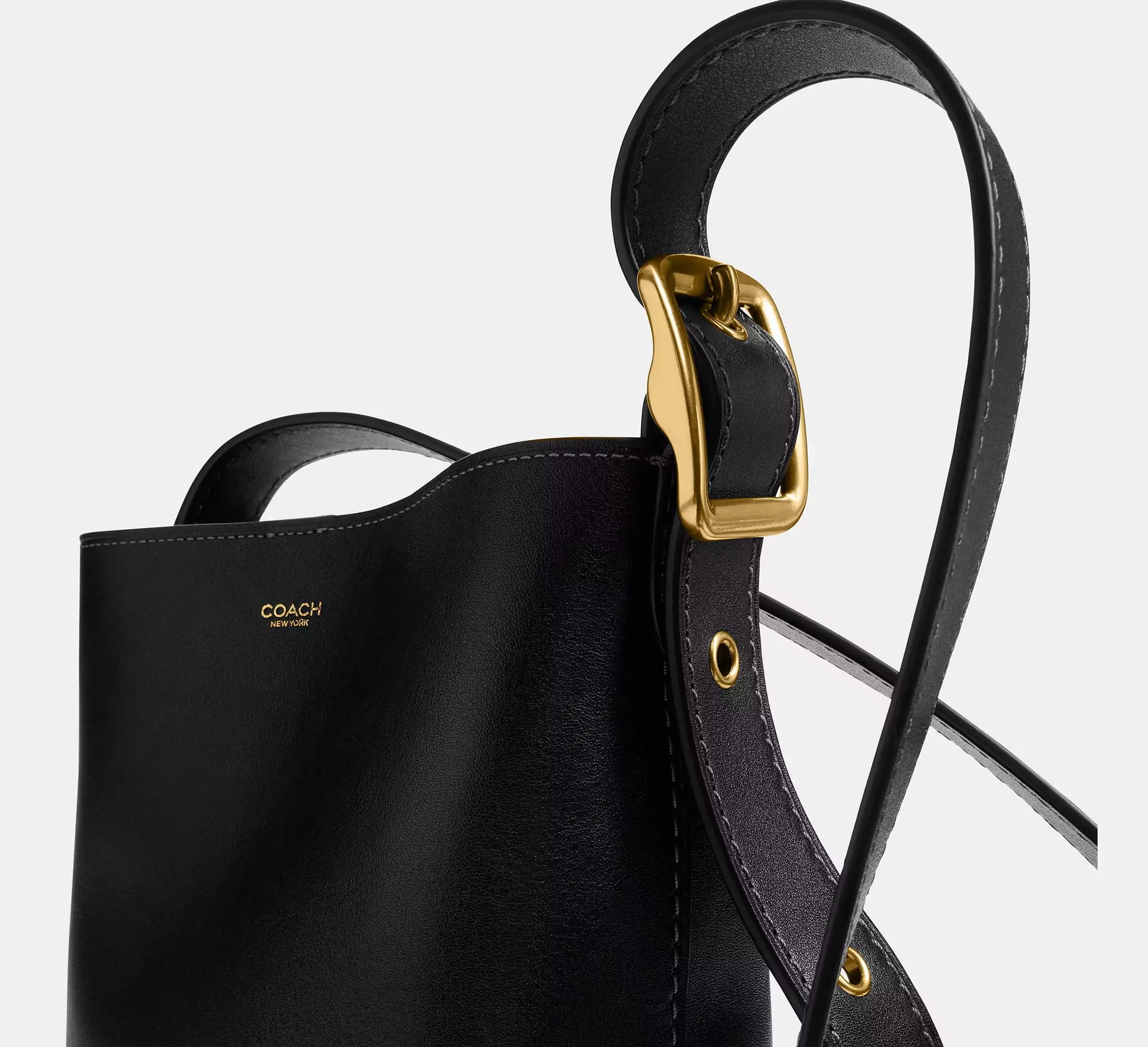 Coach Bleecker Bucket Bag 21 - Brass/Black - My Suti