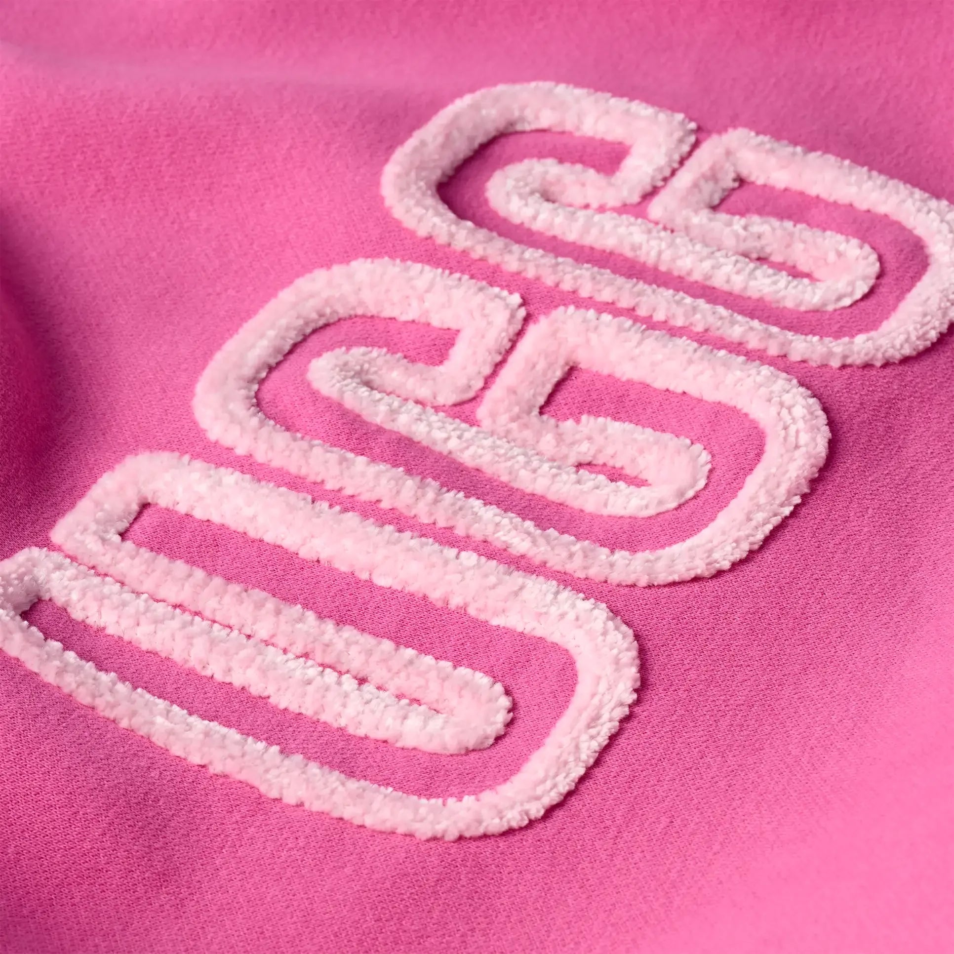 UGG Love Logo Crewneck - My Suti