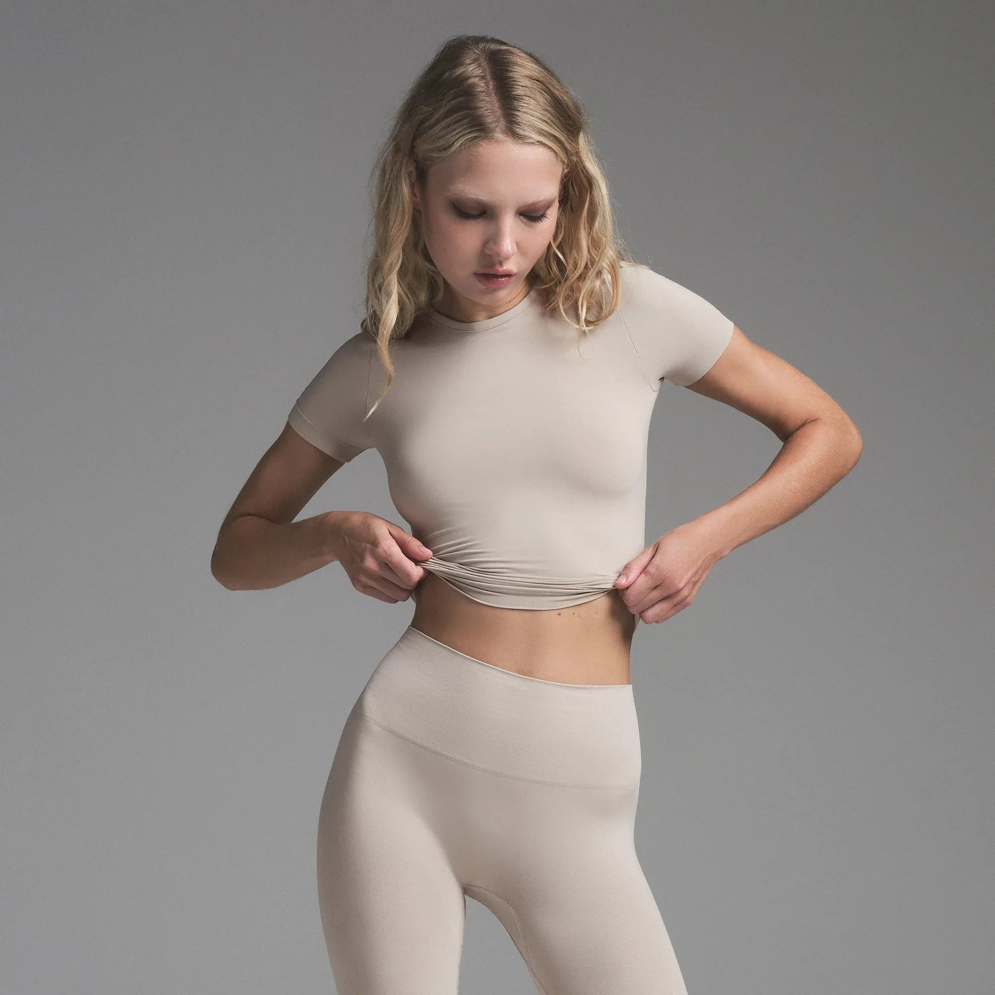 SKIMS SOFT SMOOTHING SEAMLESS LEGGING | STONE - TAYT - My Suti