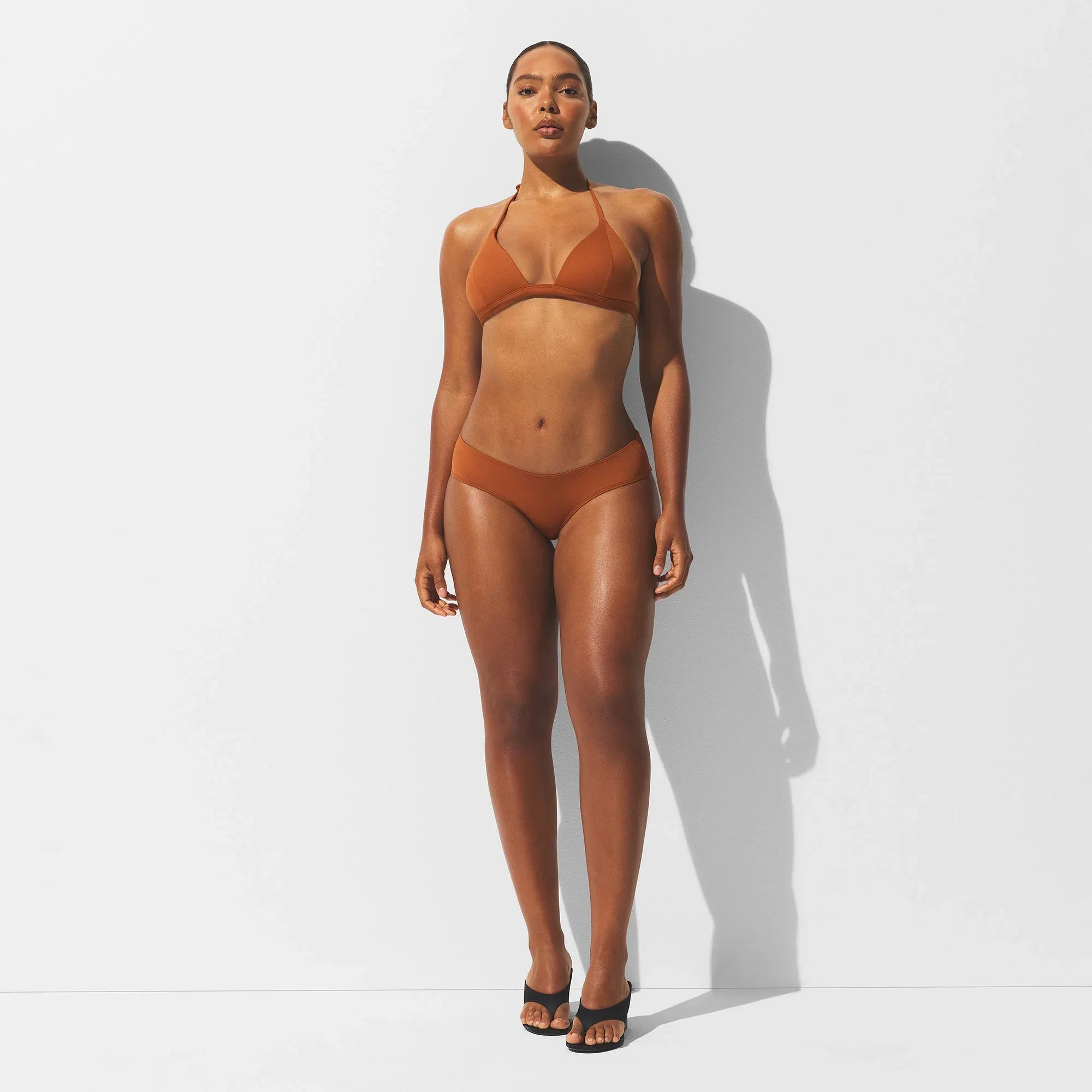 SKIMS ICONIC SWIM HIPSTER BIKINI BOTTOM | BRONZE - BIKİNİ ALT - My Suti