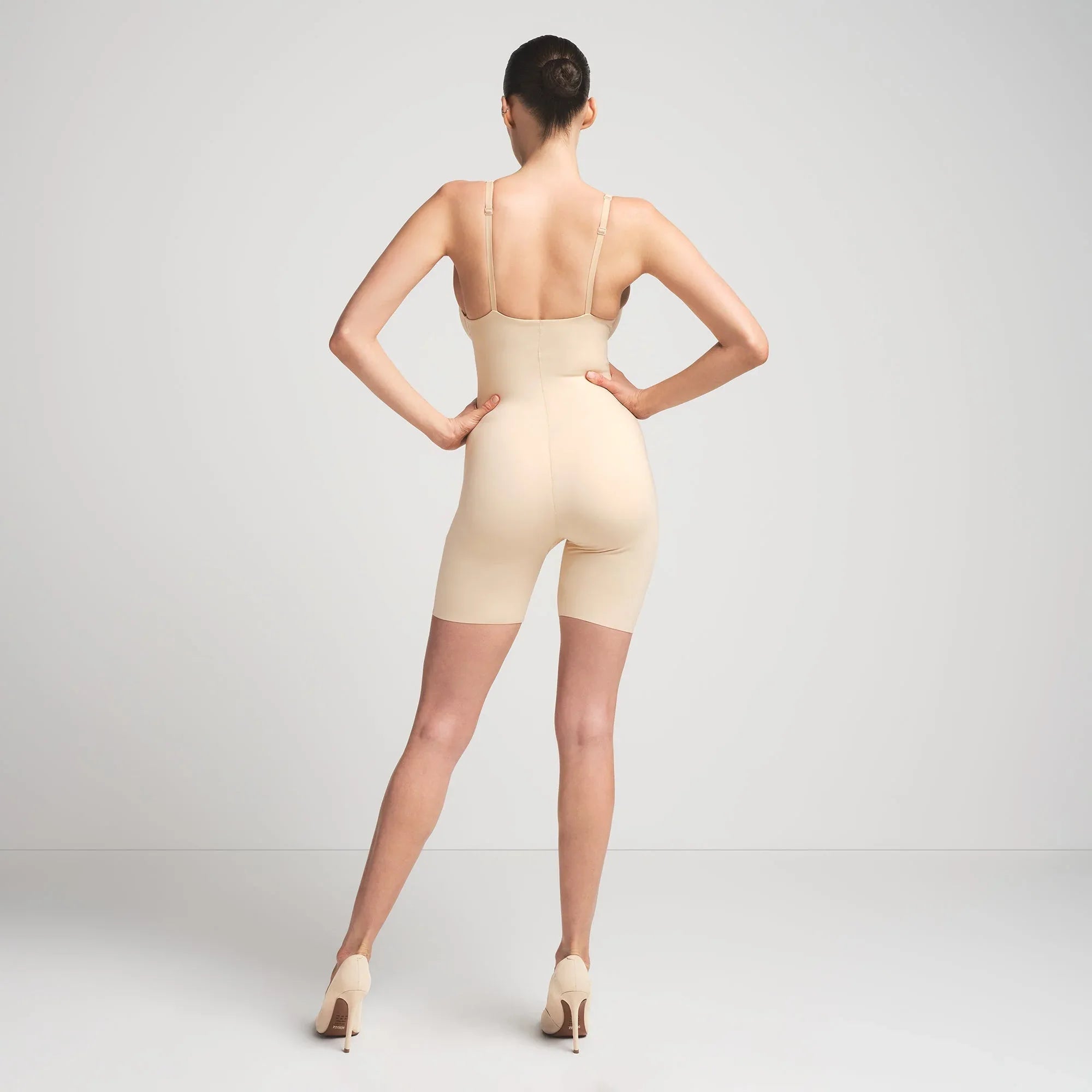 SKIMS ULTIMATE BODY PUSH-UP BUTT ENHANCING PADDED MID THIGH BODYSUIT | SAND - BODYSUIT - My Suti